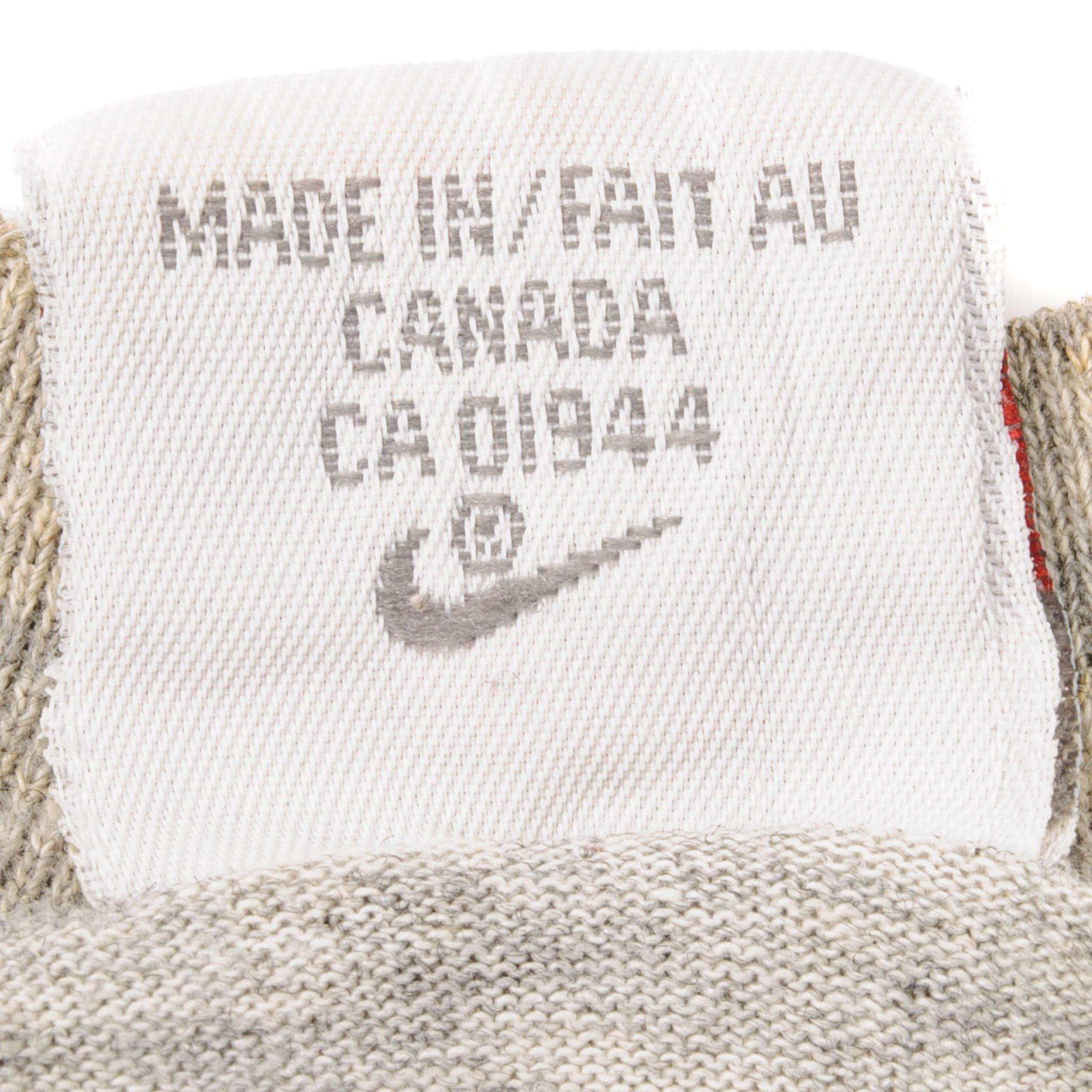 VINTAGE NIKE TEE SHIRT SIZE SMALL MEDIUM MADE IN CANADA 1987-1992