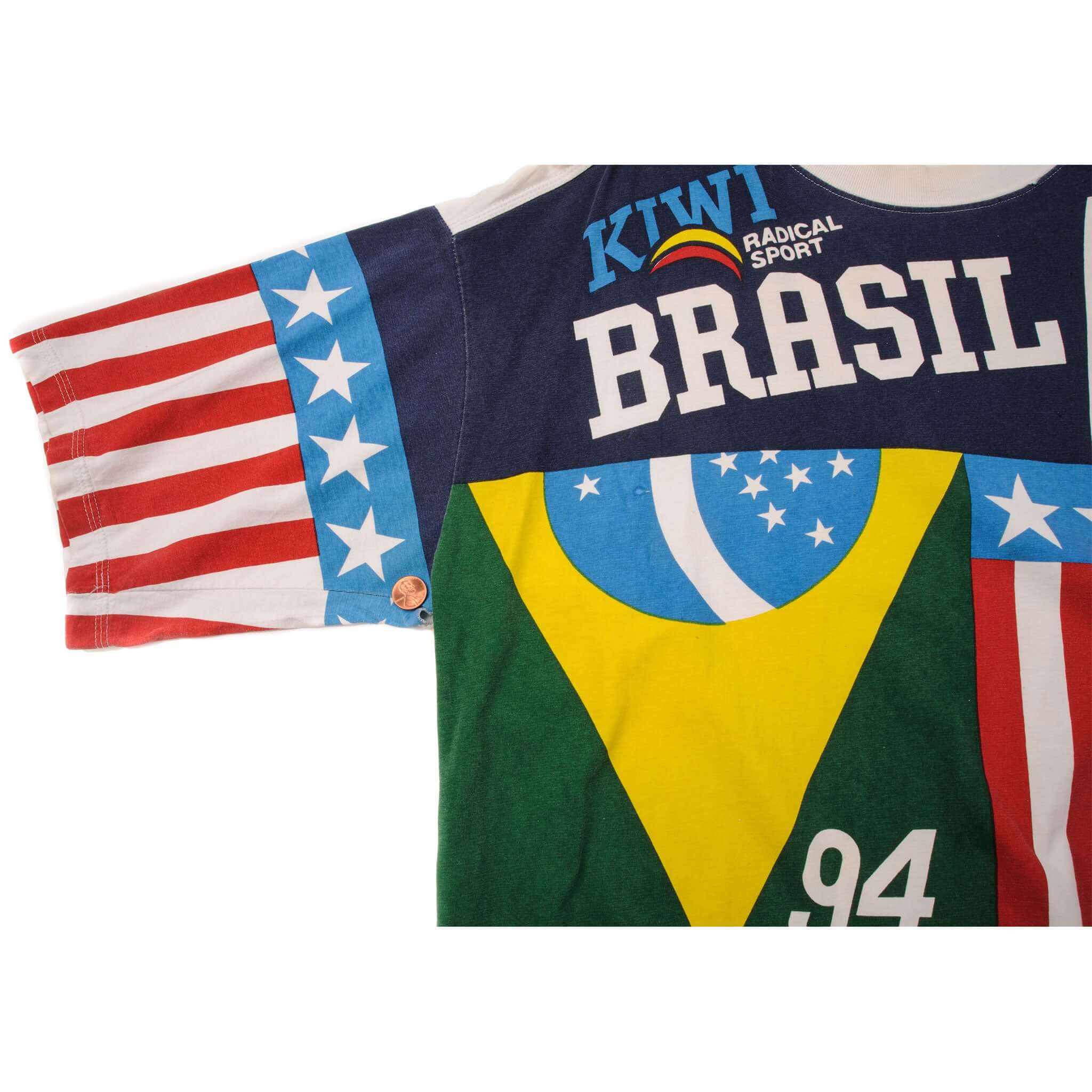 VINTAGE SOCCER ALL OVER PRINT WORLD CUP 94 BRAZIL TEE SHIRT SIZE XL