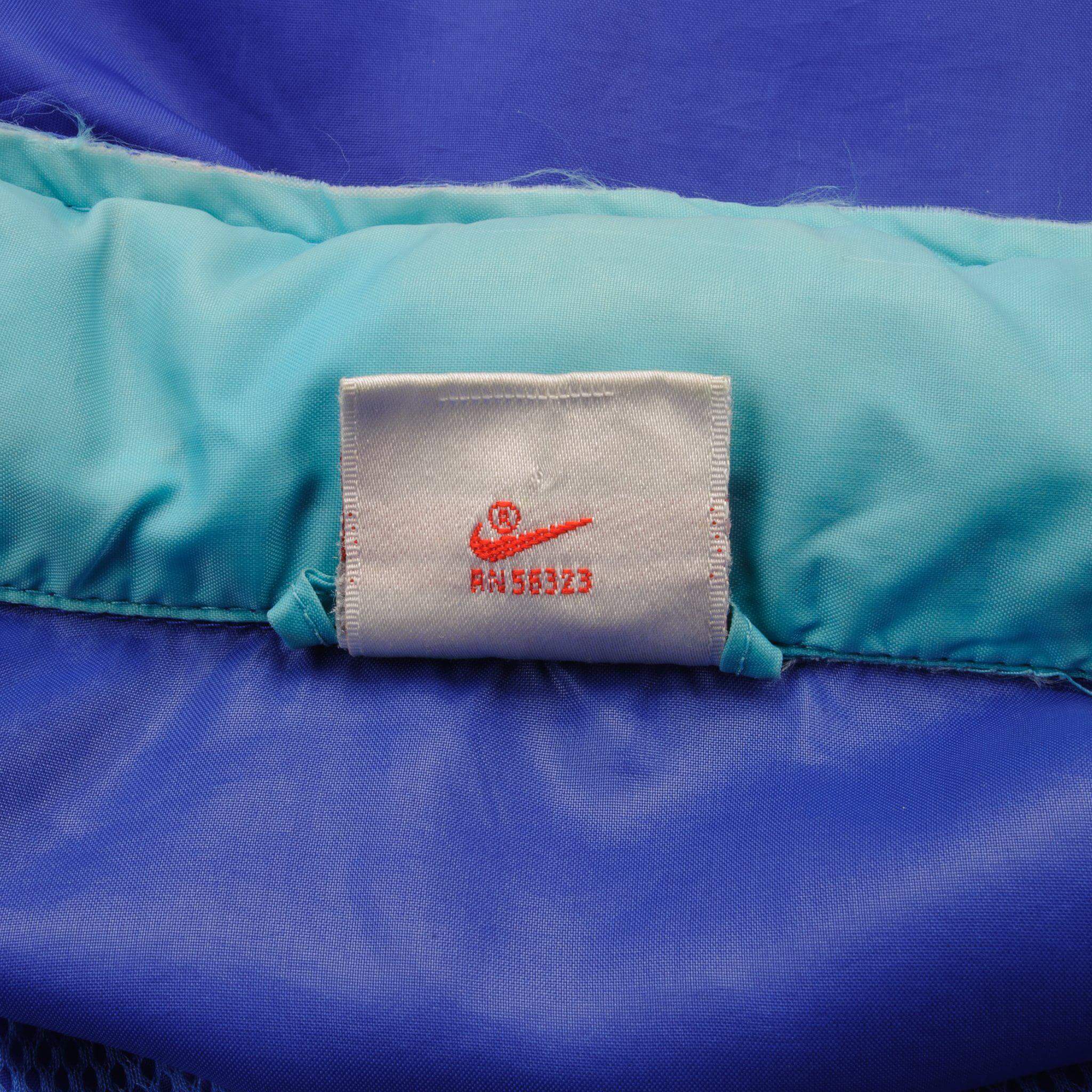 VINTAGE NIKE WINDBREAKER WITH HOOD JACKET SIZE LARGE