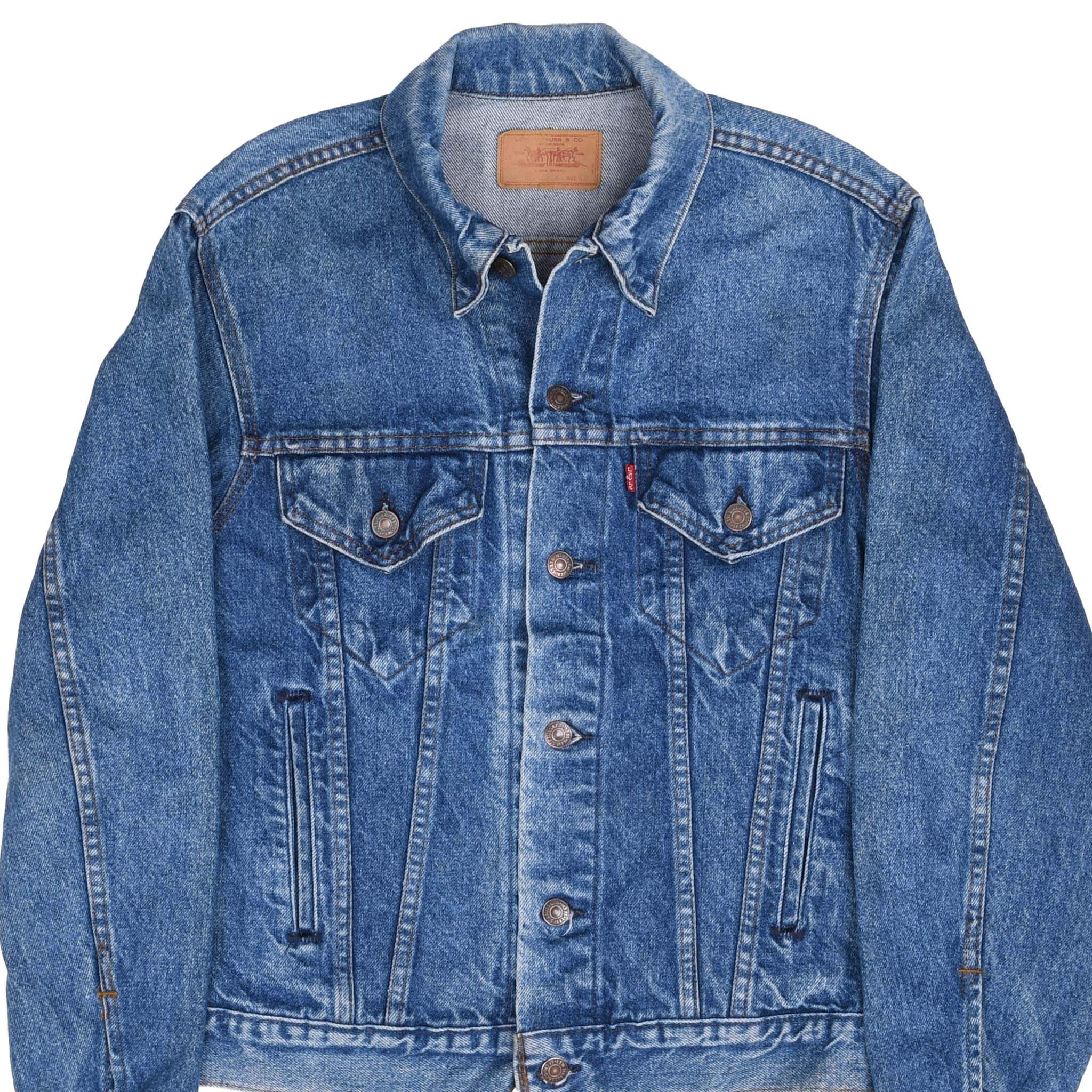 Beautiful Vintage Levis Type 3 Jacket With a Medium Wash 4 Pockets 1980S Made In USA Size 40