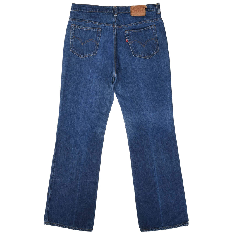 Vintage Levis 517 Bootcut Jeans Indigo 1980S Size W36 L33 Made In Usa With a Dark Wash

Size On Tag 38X34 Actual Size 36X33

Back Button #16