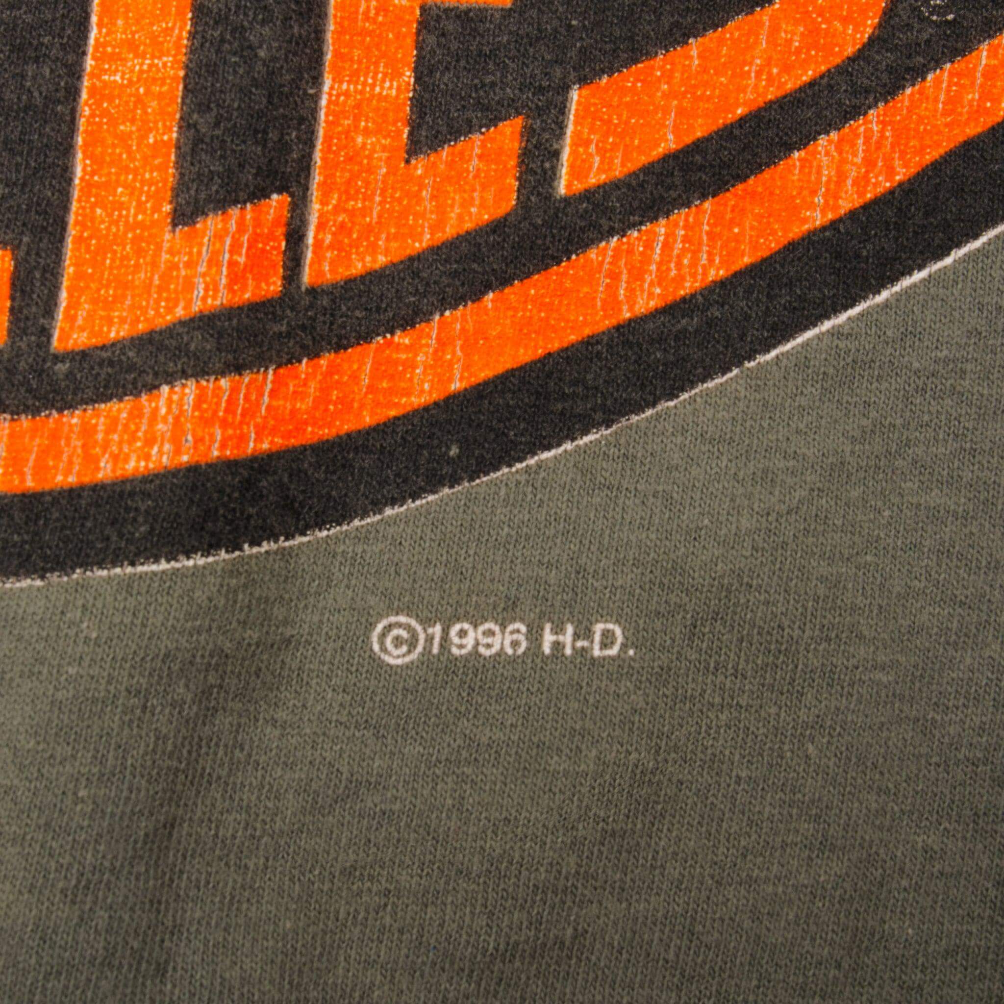 Vintage Green Harley Davidson Bike Photo Tee Shirt 1996 Size L With Single Stitch. Made In USAVintage Green Harley Davidson Bike Photo Tee Shirt 1996 Size XLarge With Single Stitch. Made In USA