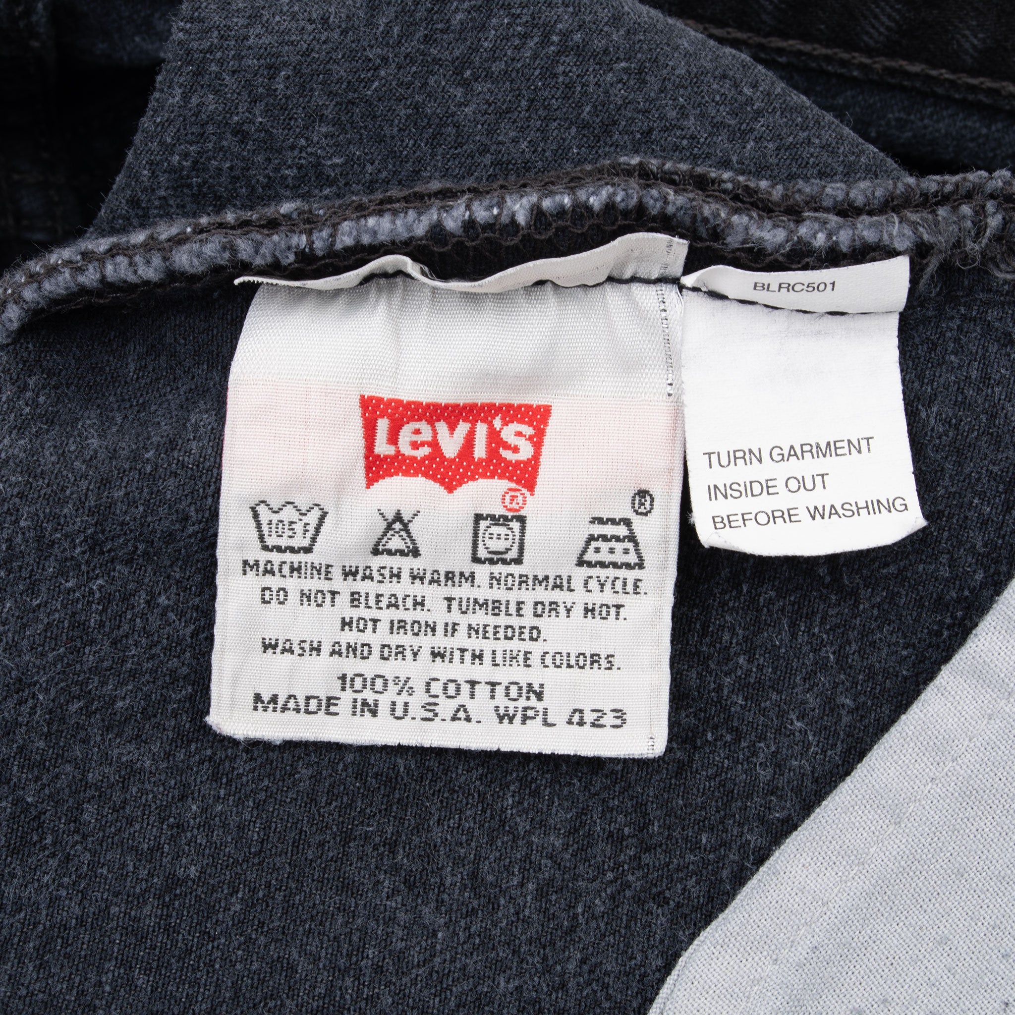 Beautiful Vintage Black Levis 501 Jeans 1990S Size 36X31 Made in USA

Size on Tag 38X32 Actual Size 36X31

Back Button #522


