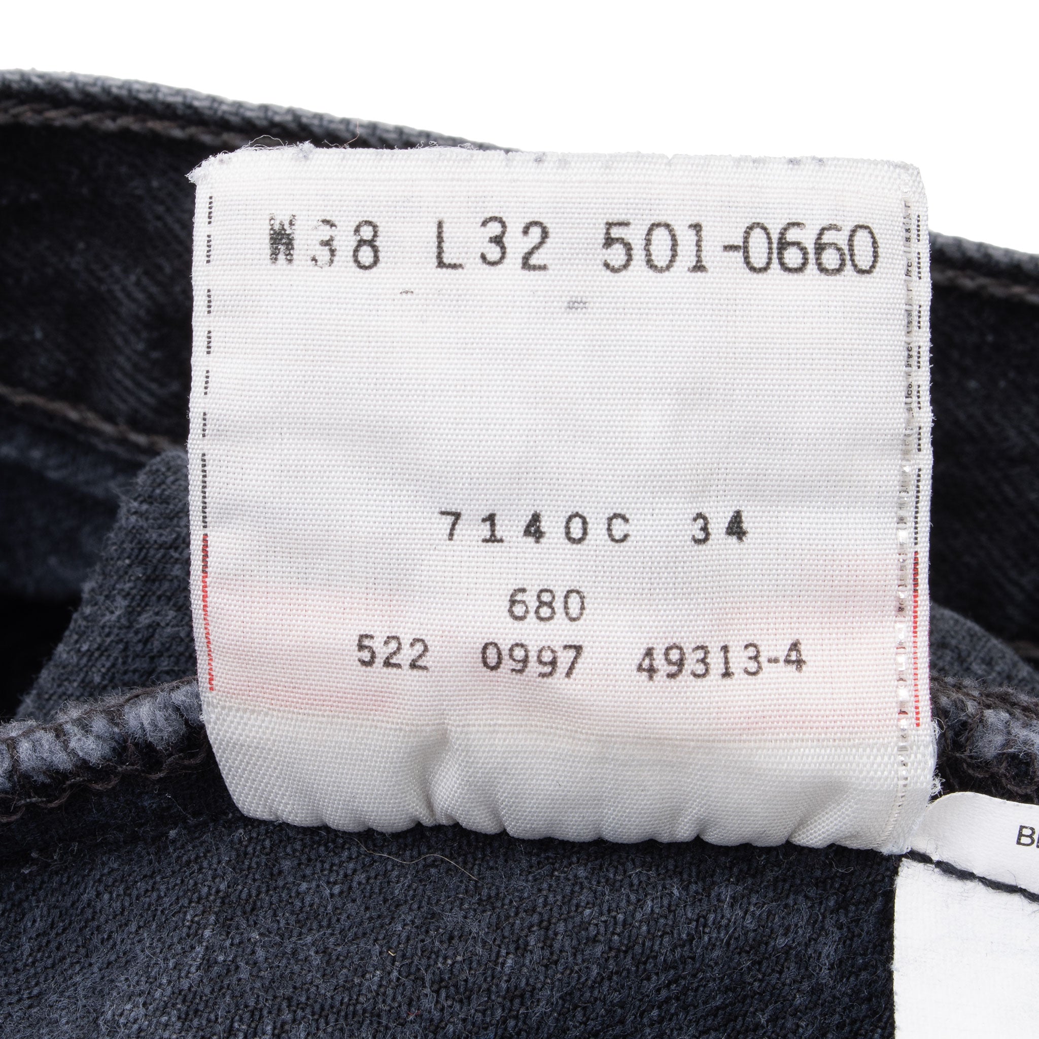 Beautiful Vintage Black Levis 501 Jeans 1990S Size 36X31 Made in USA

Size on Tag 38X32 Actual Size 36X31

Back Button #522


