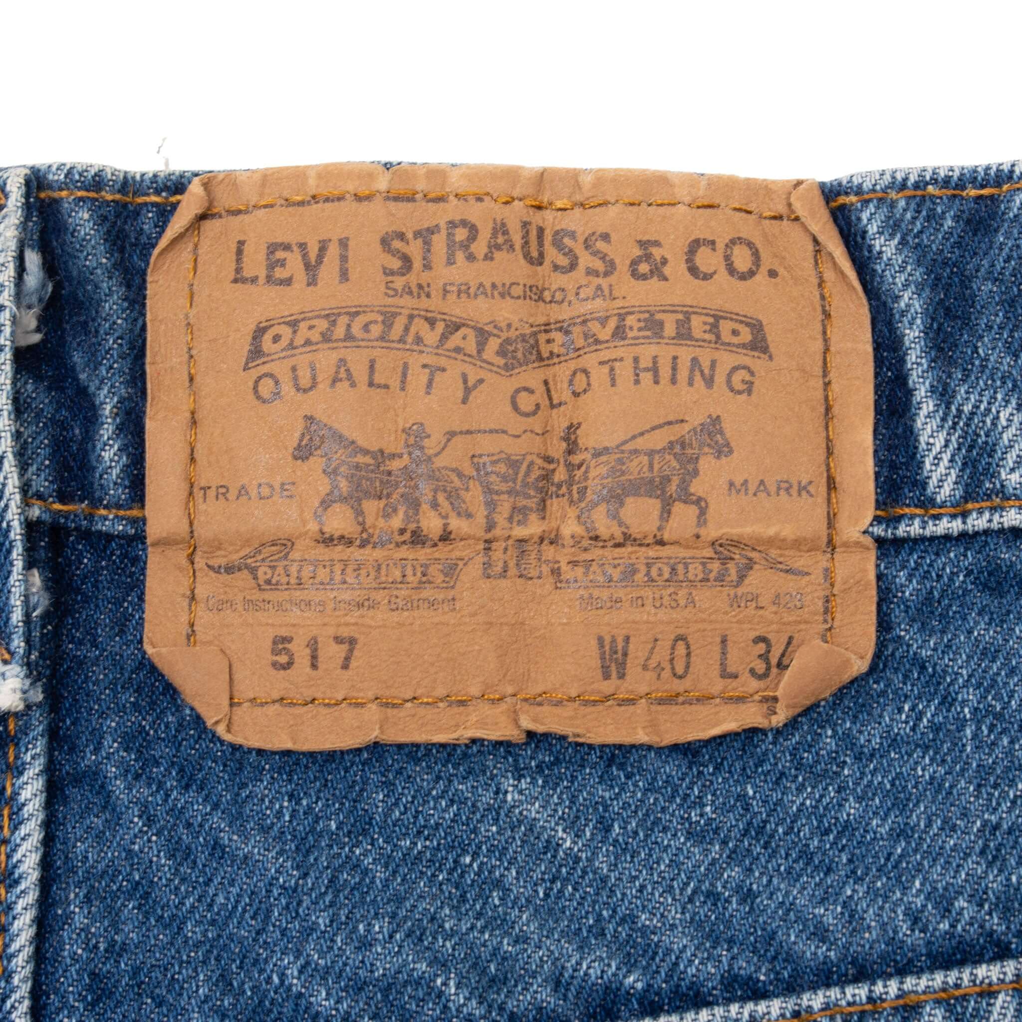 Vintage Levis 517 Orange Tab Indigo Jeans Boot Cut Size 38X32 Made In Usa With Medium Wash 1980s

Size on tag 40X34 actual Size Is 38X32

Back Button #575