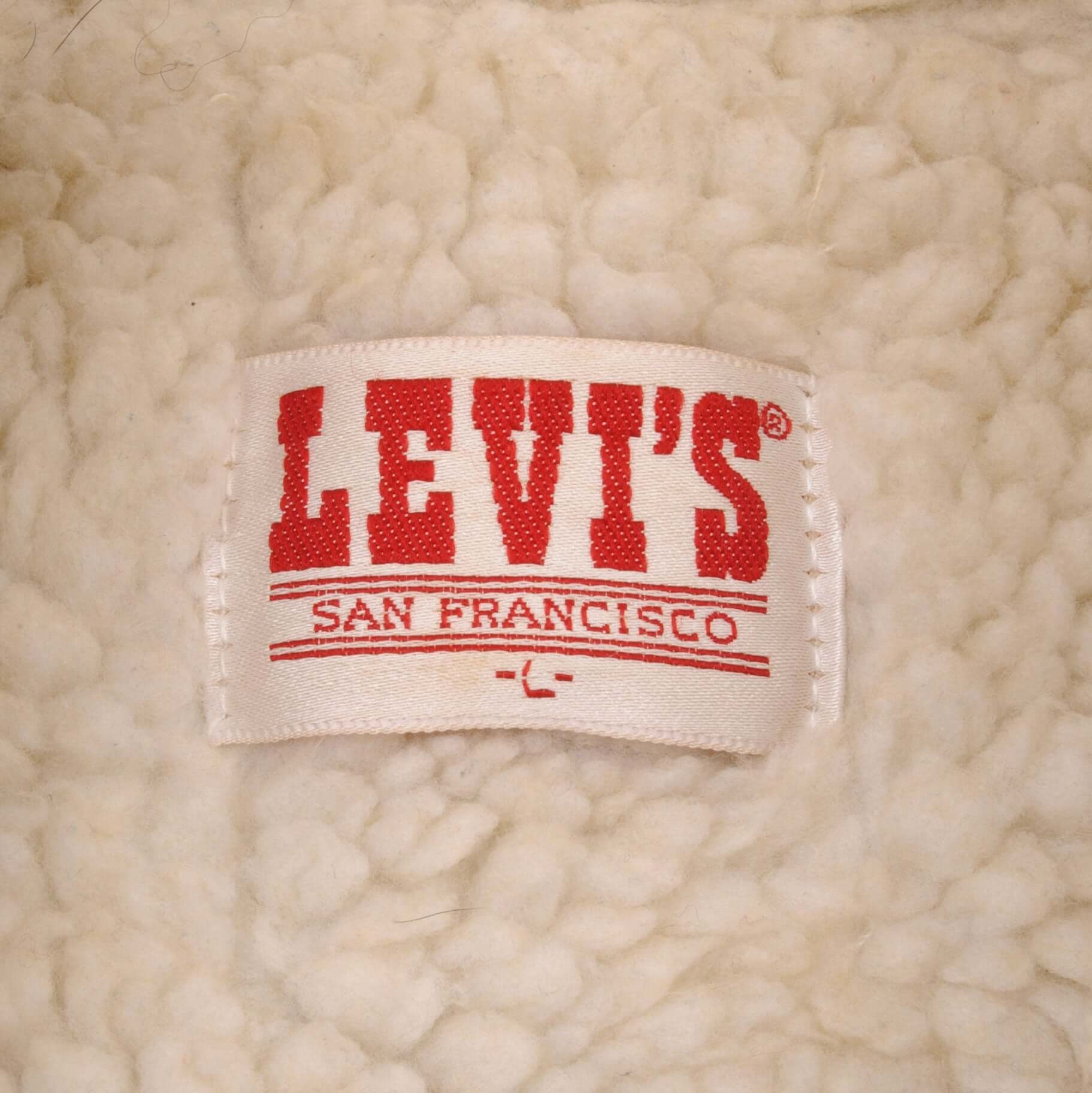 Vintage Levis Sherpa Trucker Denim Jacket 1980s Size 48L Made In USA.  Button #527