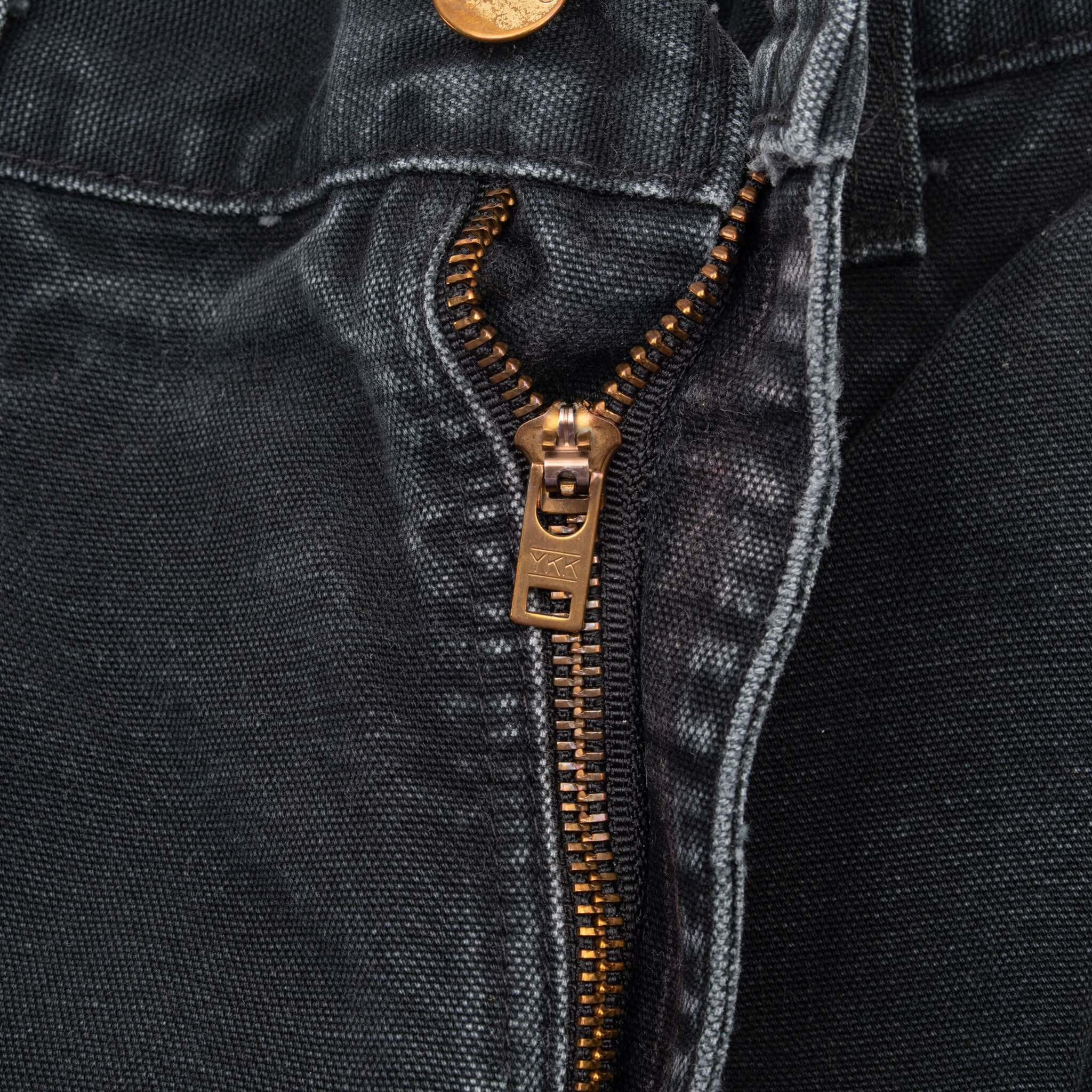 Vintage Carhartt Carpenter Double Knee Black Pants 2000S Size 31X28

Size on tag 33X30 Actual Size 31X28