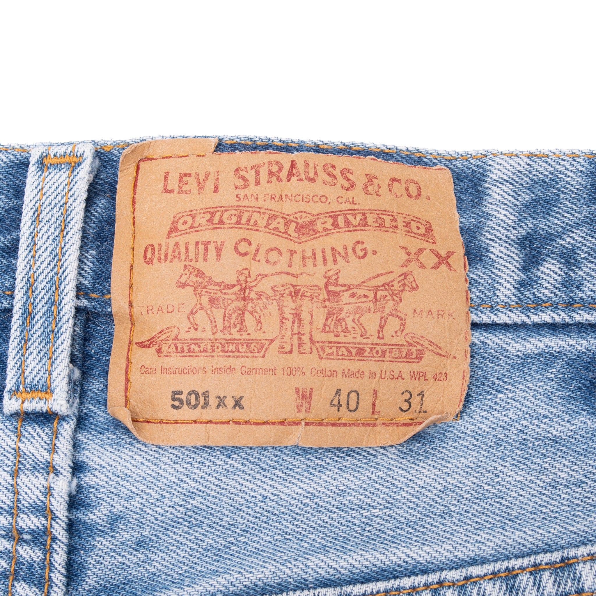 Vintage Levis 501 Indigo Blue Jeans 1990S Size 37X28 Made In Usa With A Medium Light Wash

Size On Tag 40X31 Actual Size 37X28

Back Button #524


