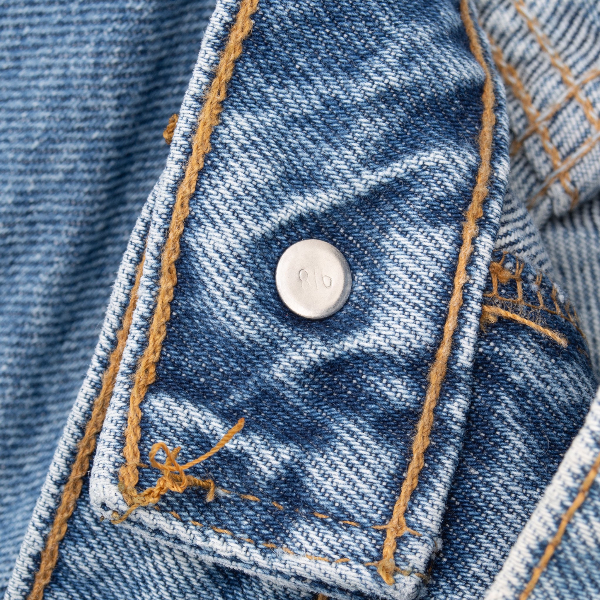 VINTAGE LEVIS 560 ORANGE TAB INDIGO BLUE JEANS 1980S SIZE 34X29 MADE IN USA