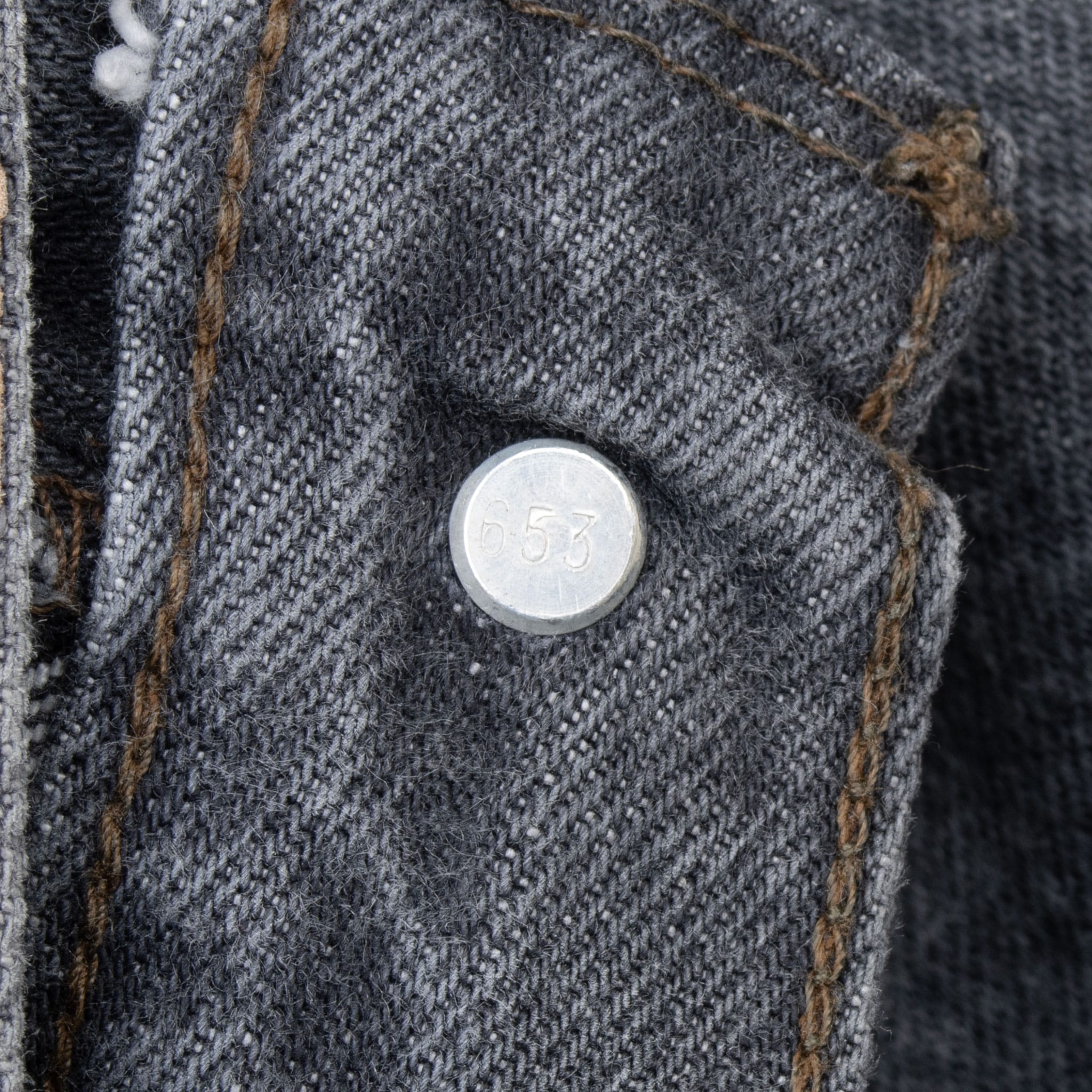 Beautiful Vintage faded Black Levis 501 Jeans 1980S Size 29X32 Made in USA With A Medium Wash

Size on Tag 30X32 Actual Size 29X32

Back Button #653