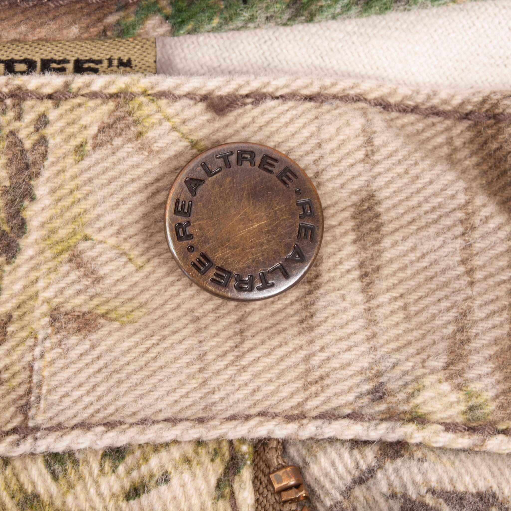 Vintage Realtree Advantage Max1 Hunting Camo Pants Jeans Size 34X32

Size on tag 34X34 actual Size 34X32