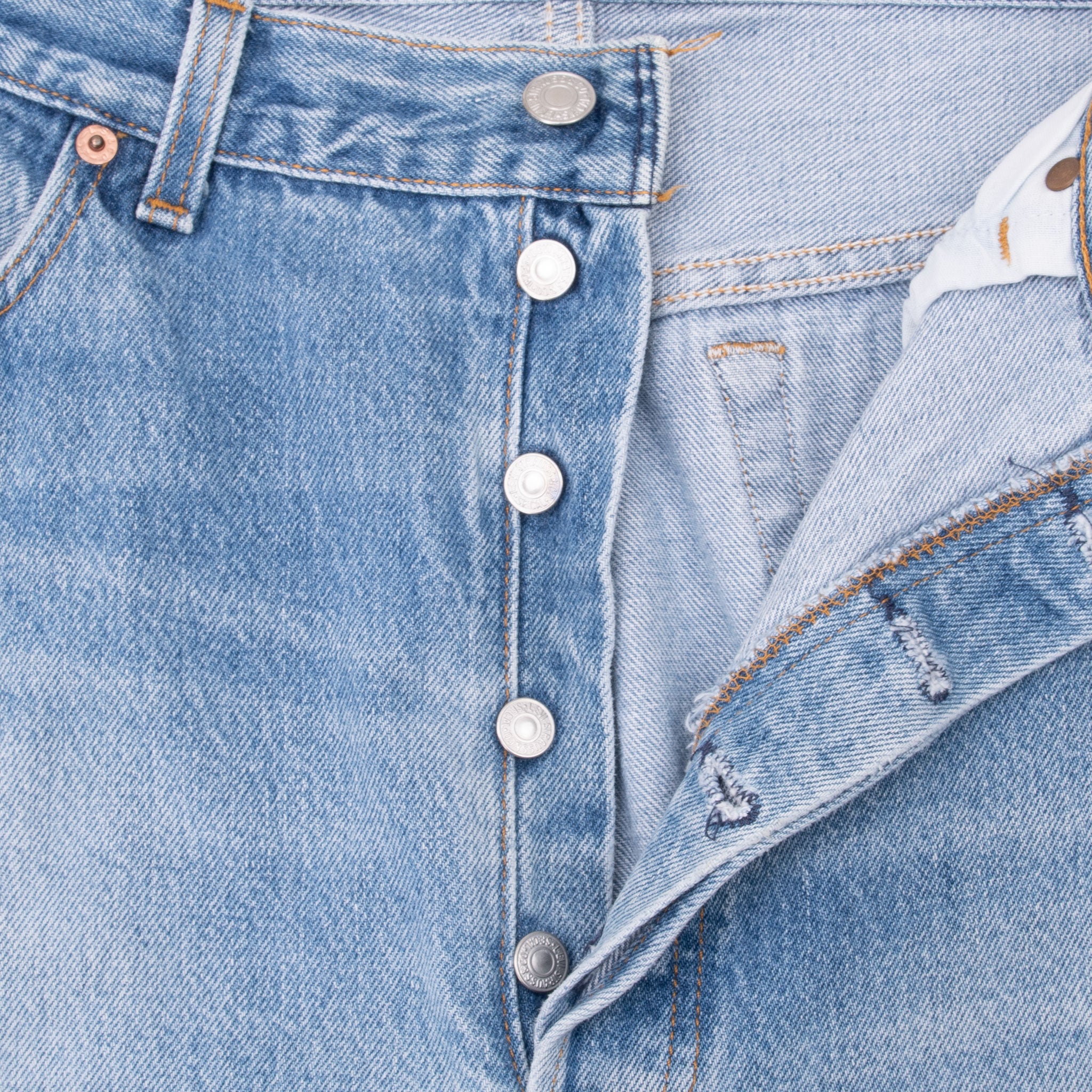 Vintage Levis 501 Indigo Blue Jeans 1990S Size 37X29 Made In Usa With A Medium Light Wash

Size On Tag 38X30 Actual Size 37X29

Back Button #532


