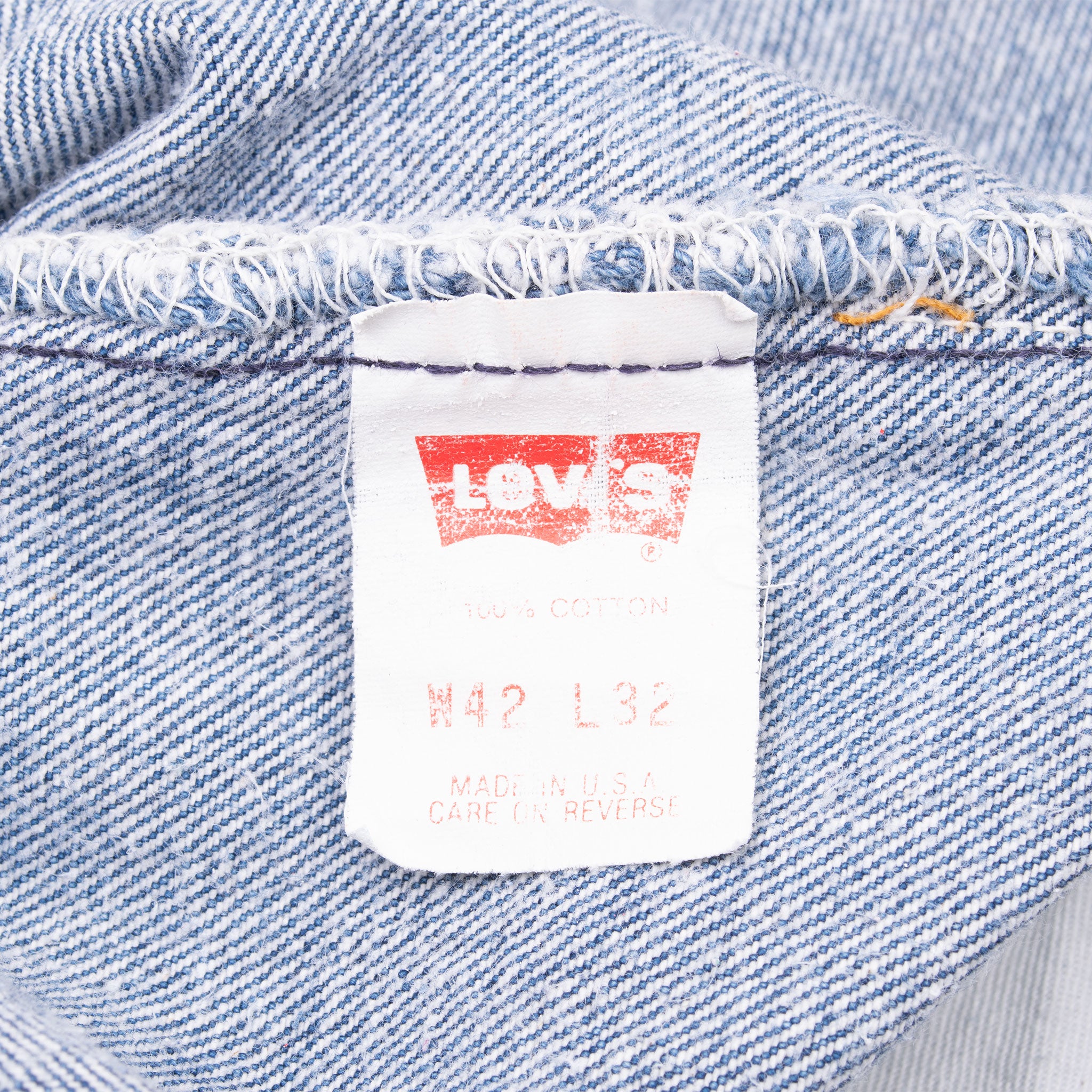 Vintage Levis 501 Indigo Blue Jeans 1980S Size 37X28 Made In Usa With A Medium Wash

Size On Tag 42X32 Actual Size 40X31

Back Button #524



