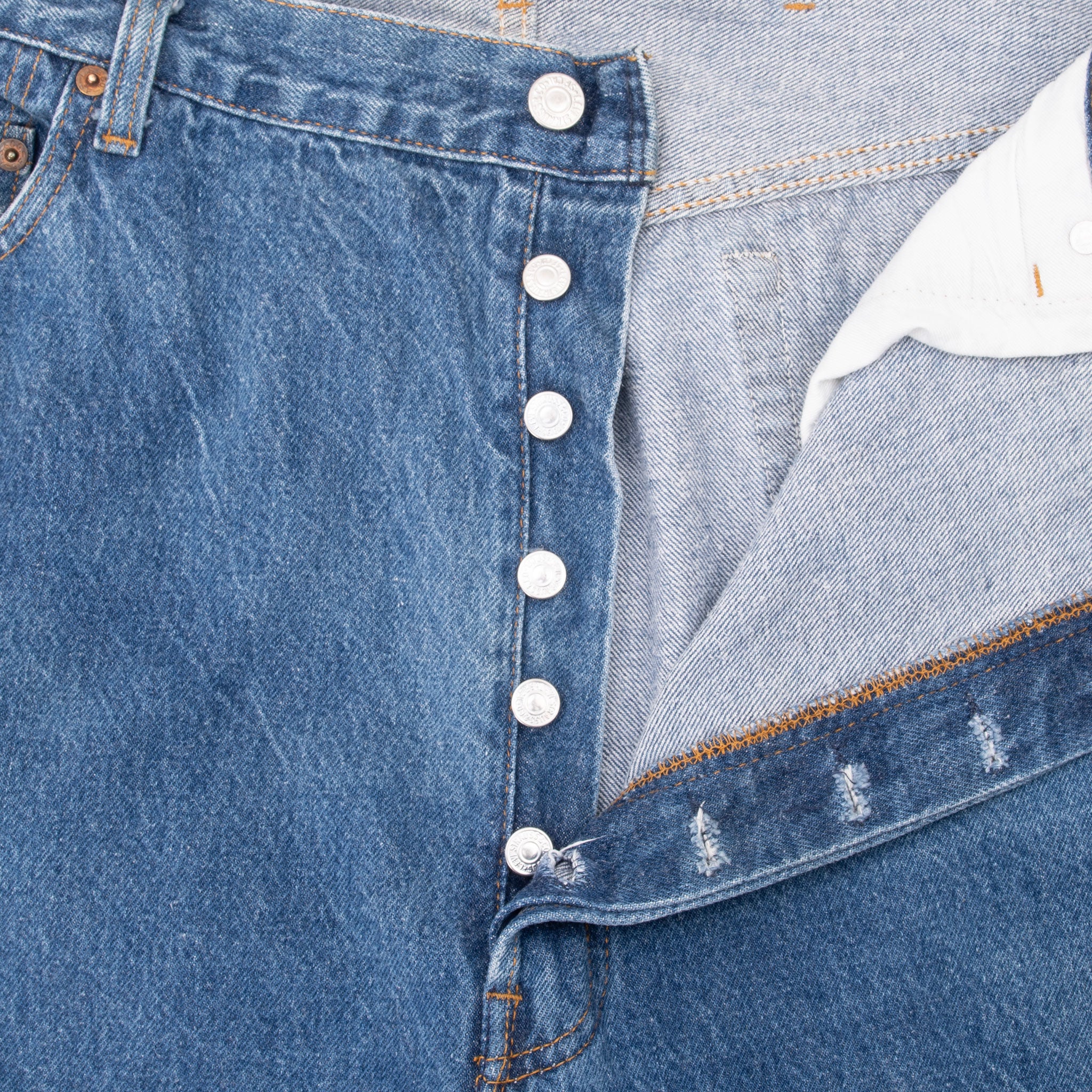 Vintage Levis 501 Indigo Blue Jeans 1980S Size 37X28 Made In Usa With A Medium Wash

Size On Tag 42X32 Actual Size 40X31

Back Button #524


