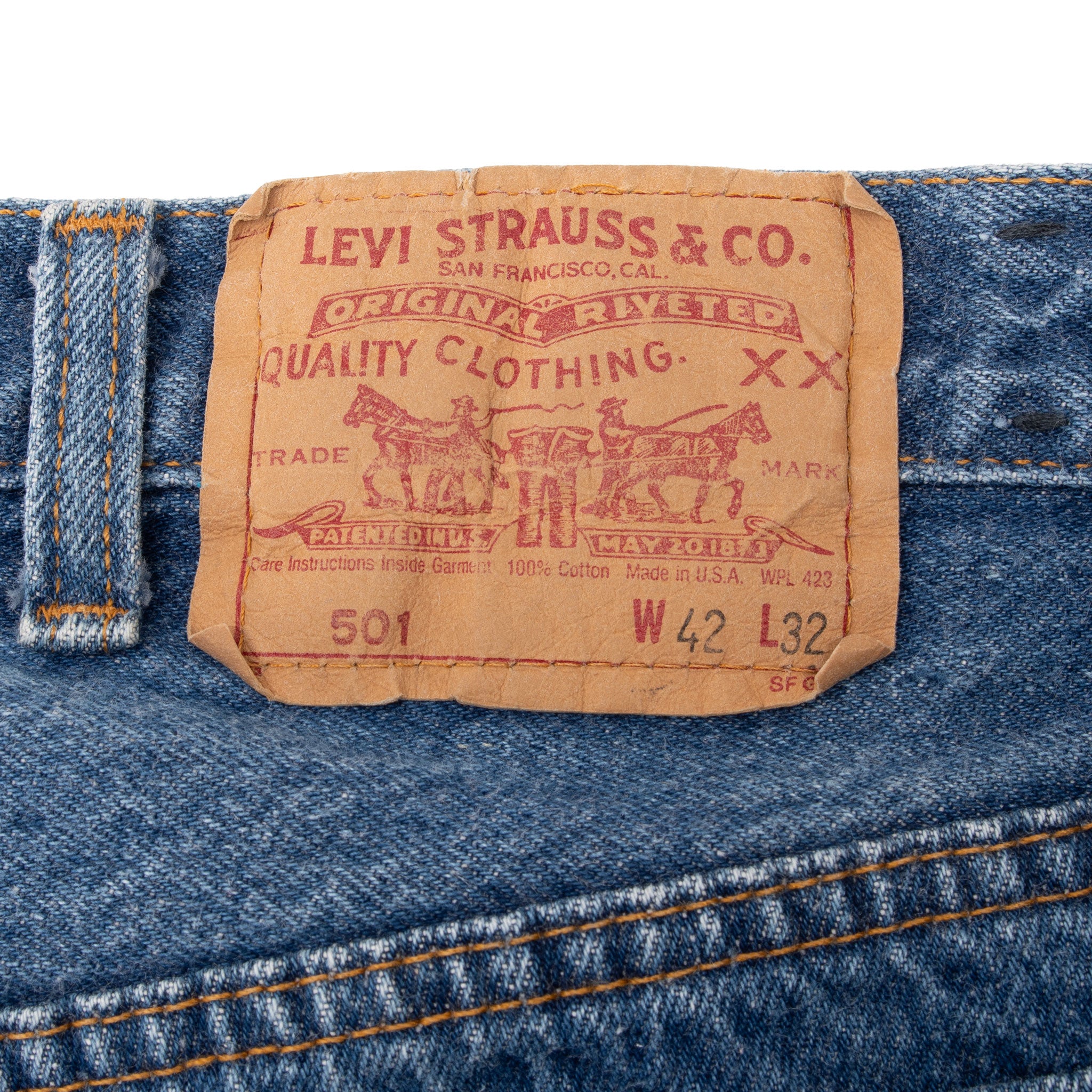 Vintage Levis 501 Indigo Blue Jeans 1980S Size 37X28 Made In Usa With A Medium Wash

Size On Tag 42X32 Actual Size 40X31

Back Button #524


