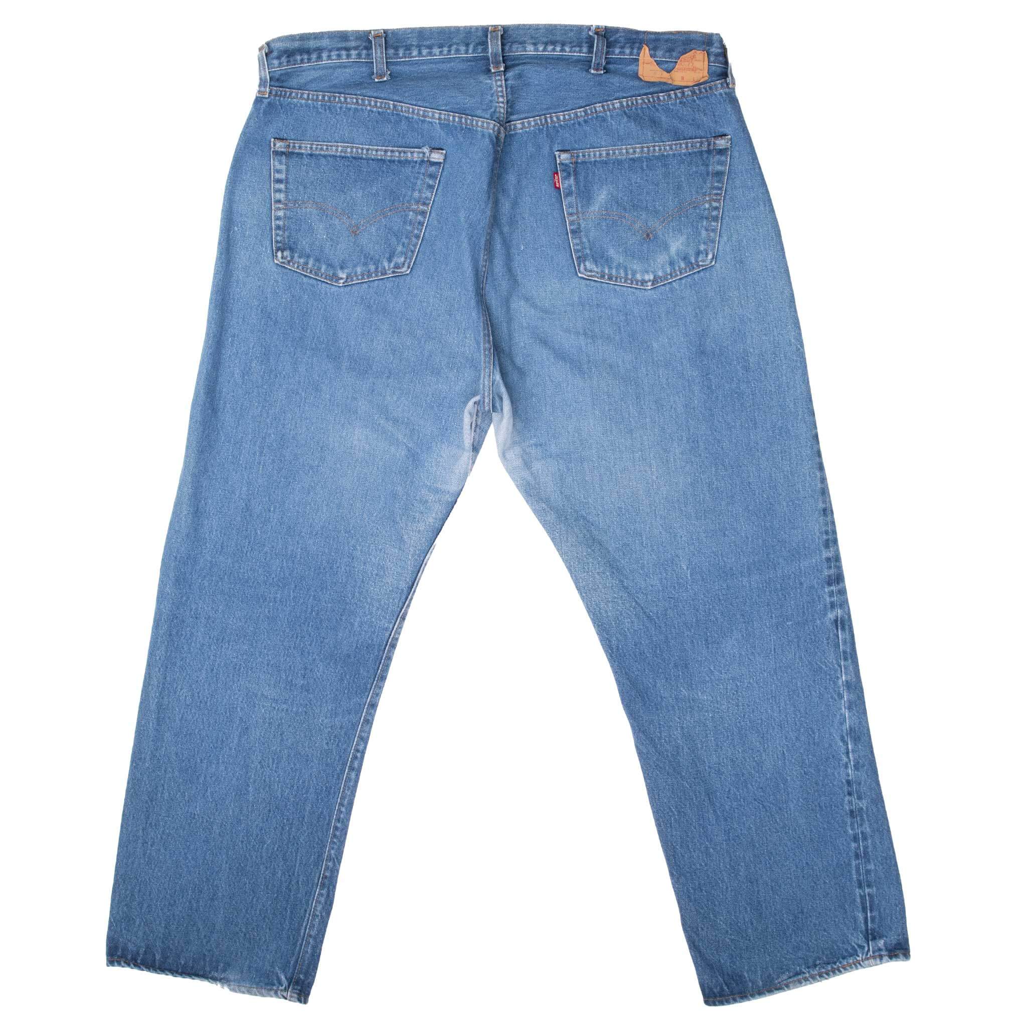 Beautiful Indigo Levis 501 Jeans with Selvedge Redline 1970S Made in USA

Size Tags is 46X32 Actual Size is 42X29

Back Button #524