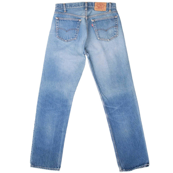 Vintage Levis 501 Indigo Jeans 1980S Size 31X29 Made In Usa With A Medium Wash With Some Light Whiskers

Size on Tag is 34X36 Actual Size Is 31X31

Back button #515