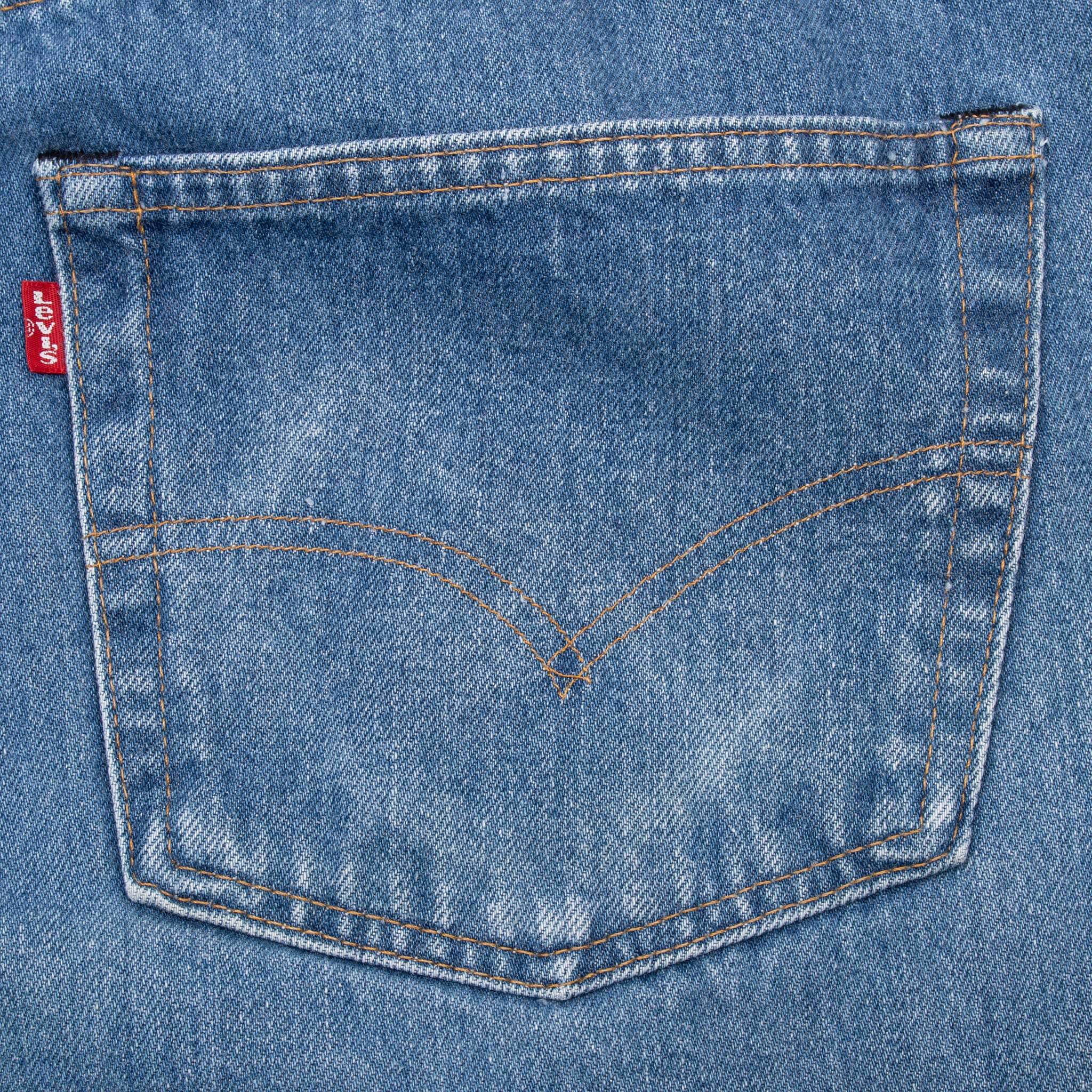 Beautiful Indigo Levis 501 Jeans with Selvedge Redline 1970S Made in USA

Size Tags is 46X32 Actual Size is 42X29

Back Button #524