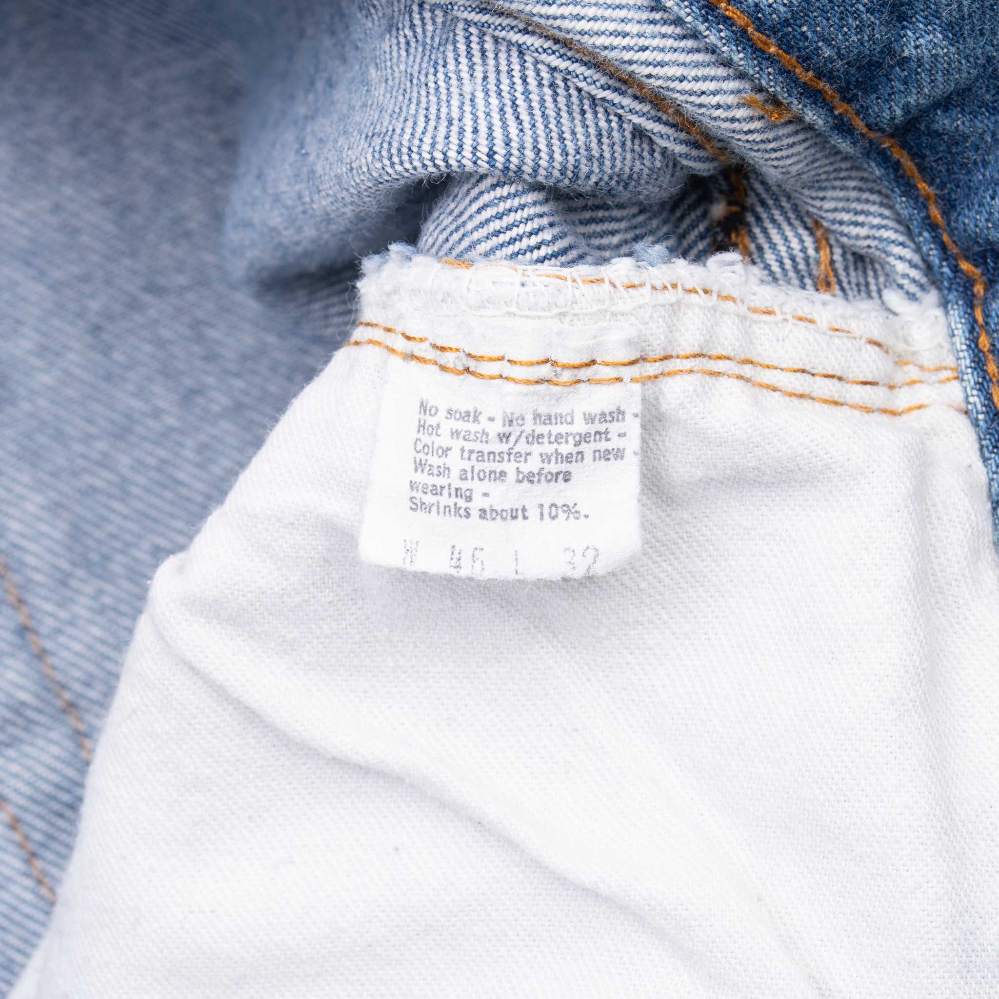 Beautiful Indigo Levis 501 Jeans with Selvedge Redline 1970S Made in USA

Size Tags is 46X32 Actual Size is 42X29

Back Button #524