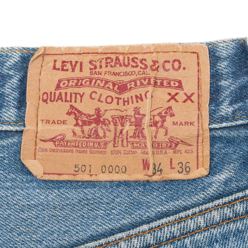Vintage Levis 501 Indigo Jeans 1980S Size 31X29 Made In Usa With A Medium Wash With Some Light Whiskers

Size on Tag is 34X36 Actual Size Is 31X31

Back button #515