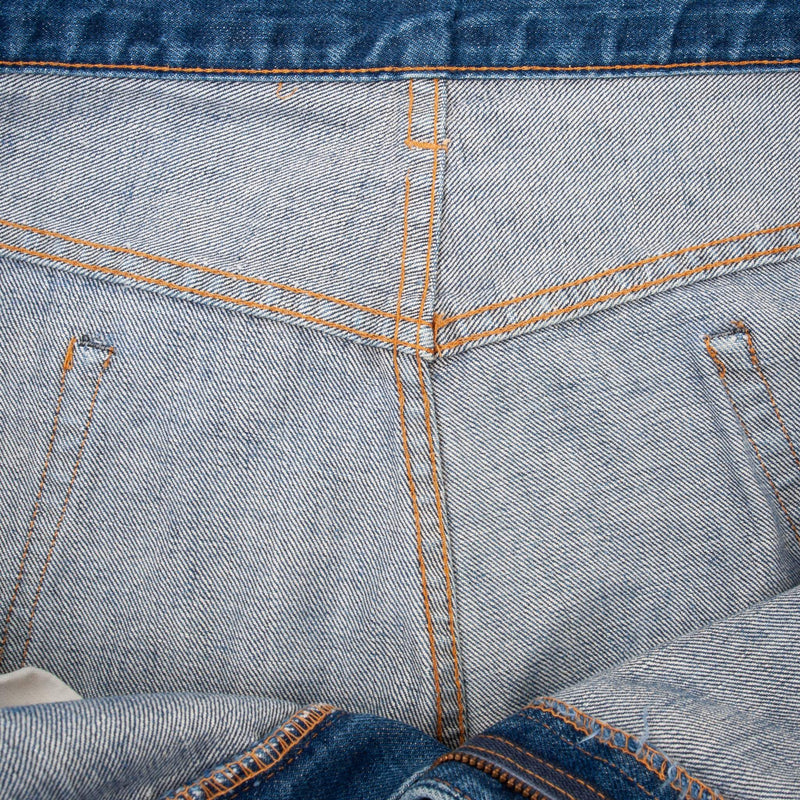 Vintage Levis 517 Bootcut Single Stitch Jeans Indigo 1980S Size W40 L27 Made In Usa With a Medium Wash and Some light Whiskers

Size On Tag 40X30 Actual Size 40X27

Not Original Hem

Back Button #2