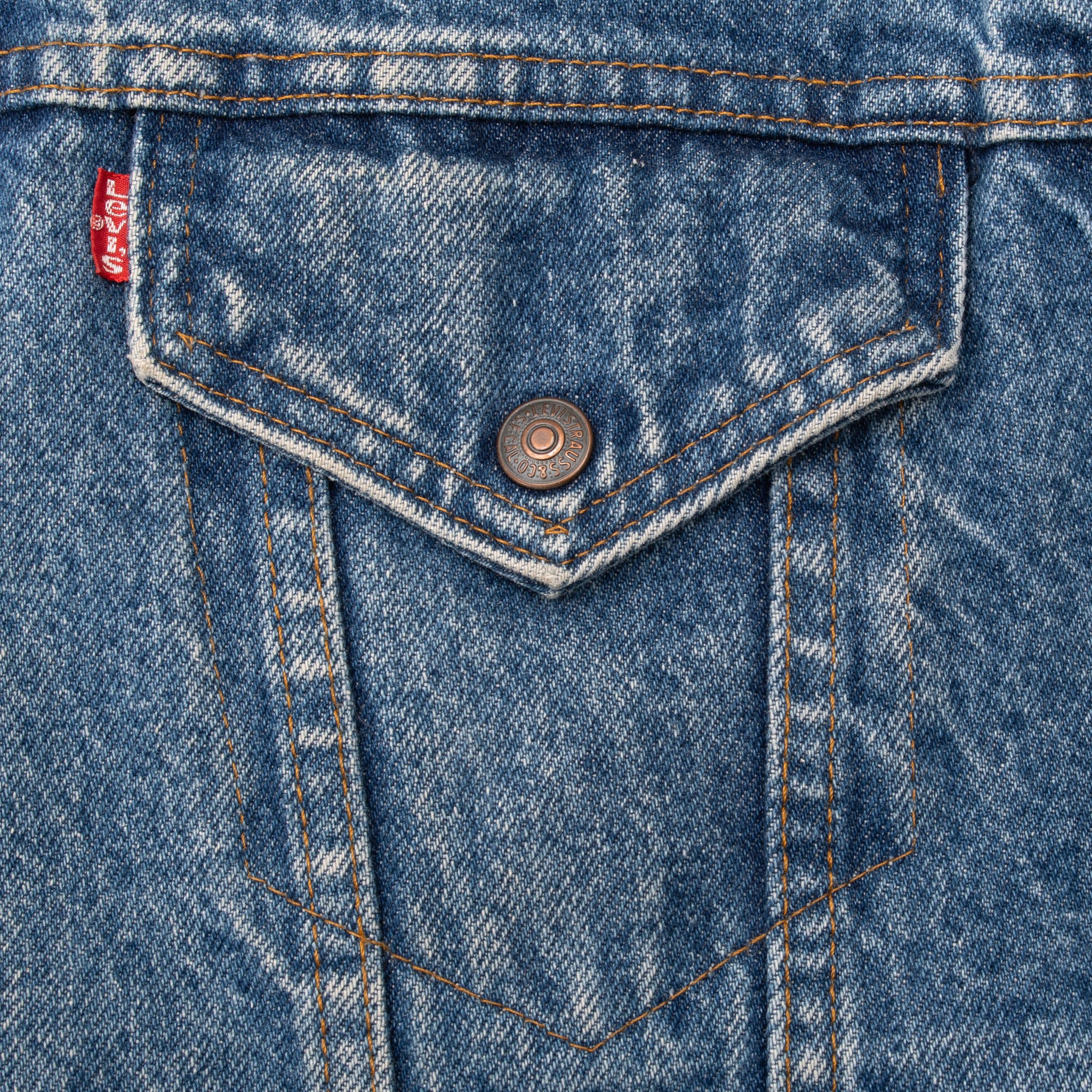 Vintage Levis Sherpa Trucker Denim Jacket Medium Wash Clean 1980s Size 40R Made In USA

Button #527