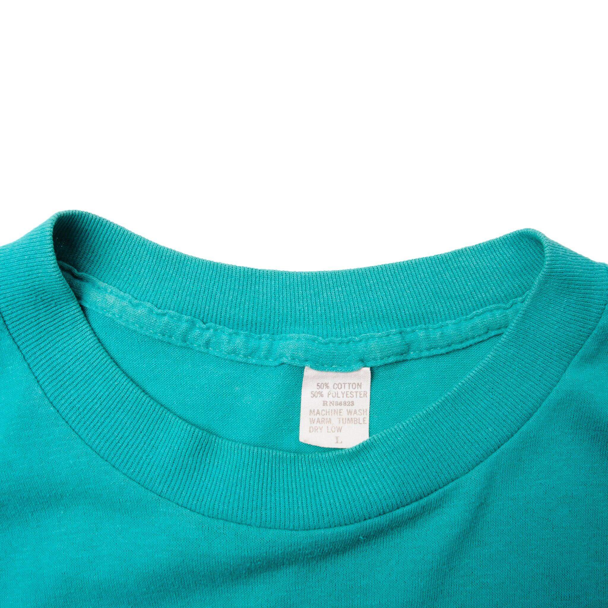 Vintage Australia Surfing Tee Shirt 90S Size Medium with single stitch sleeve