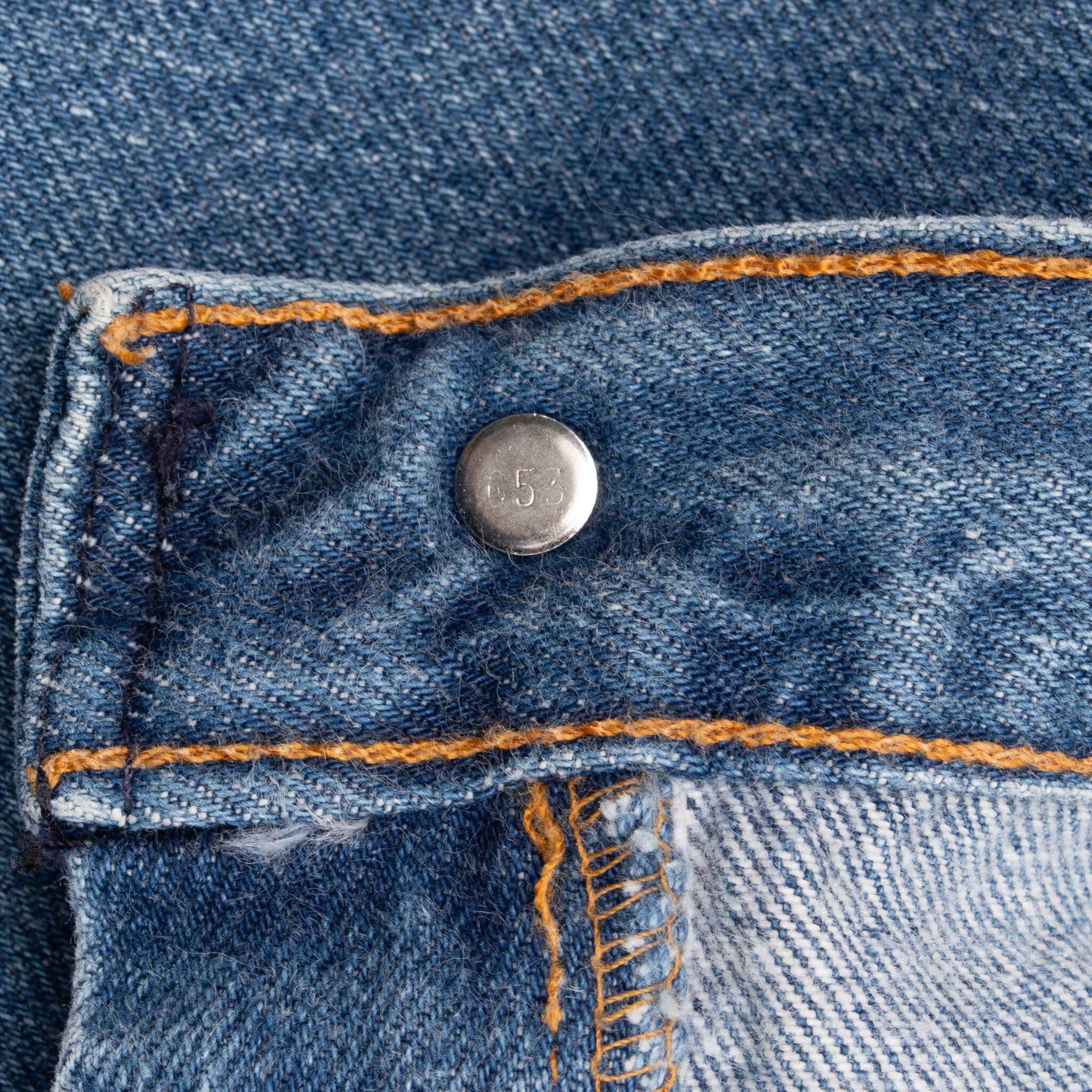 Vintage Levis 501 Indigo Blue Jeans 1980S Size 36X24 Made In Usa

Size on Tag is 40X30 Actual Size Is 36X24

Back button #653