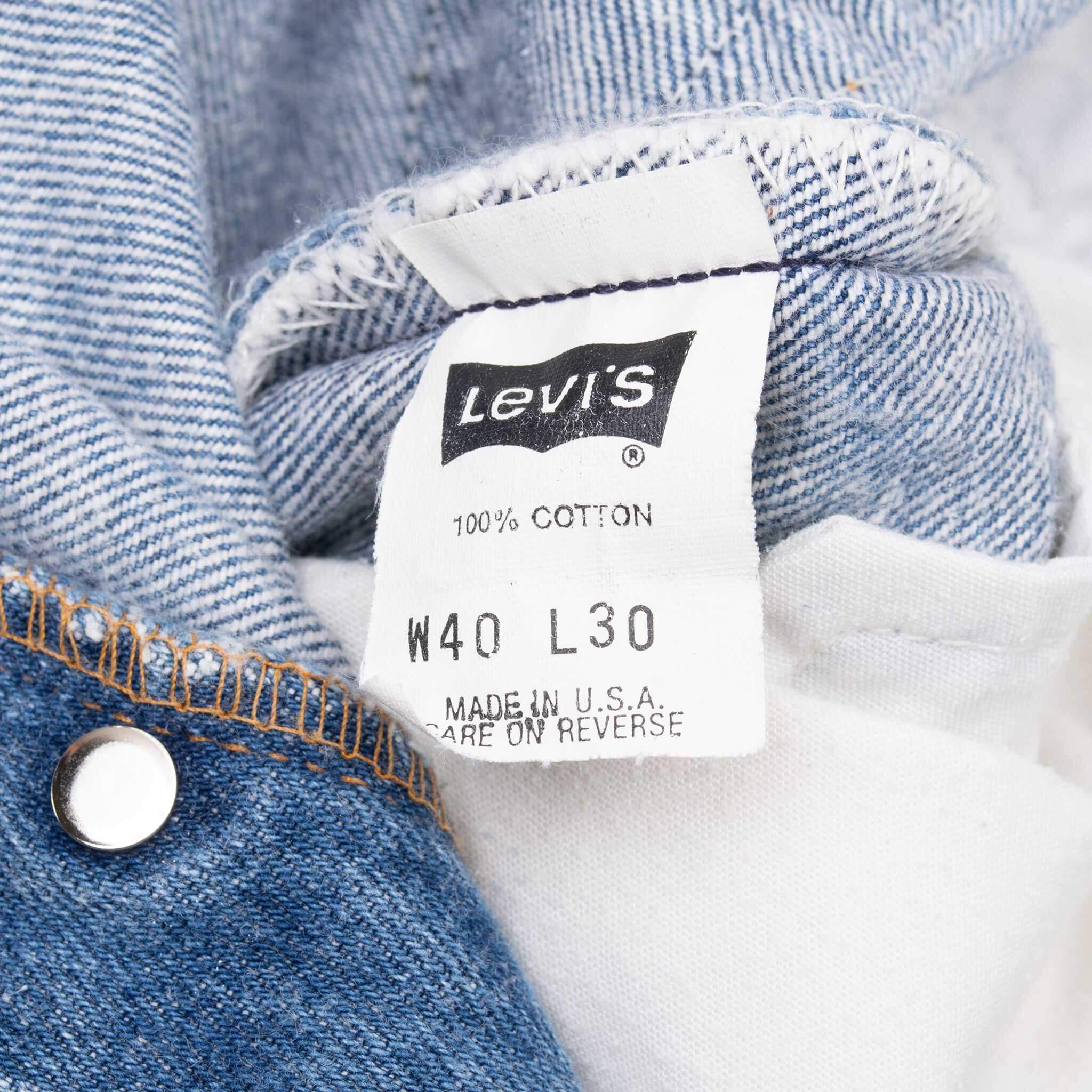 Vintage Levis 501 Indigo Blue Jeans 1980S Size 36X24 Made In Usa

Size on Tag is 40X30 Actual Size Is 36X24

Back button #653