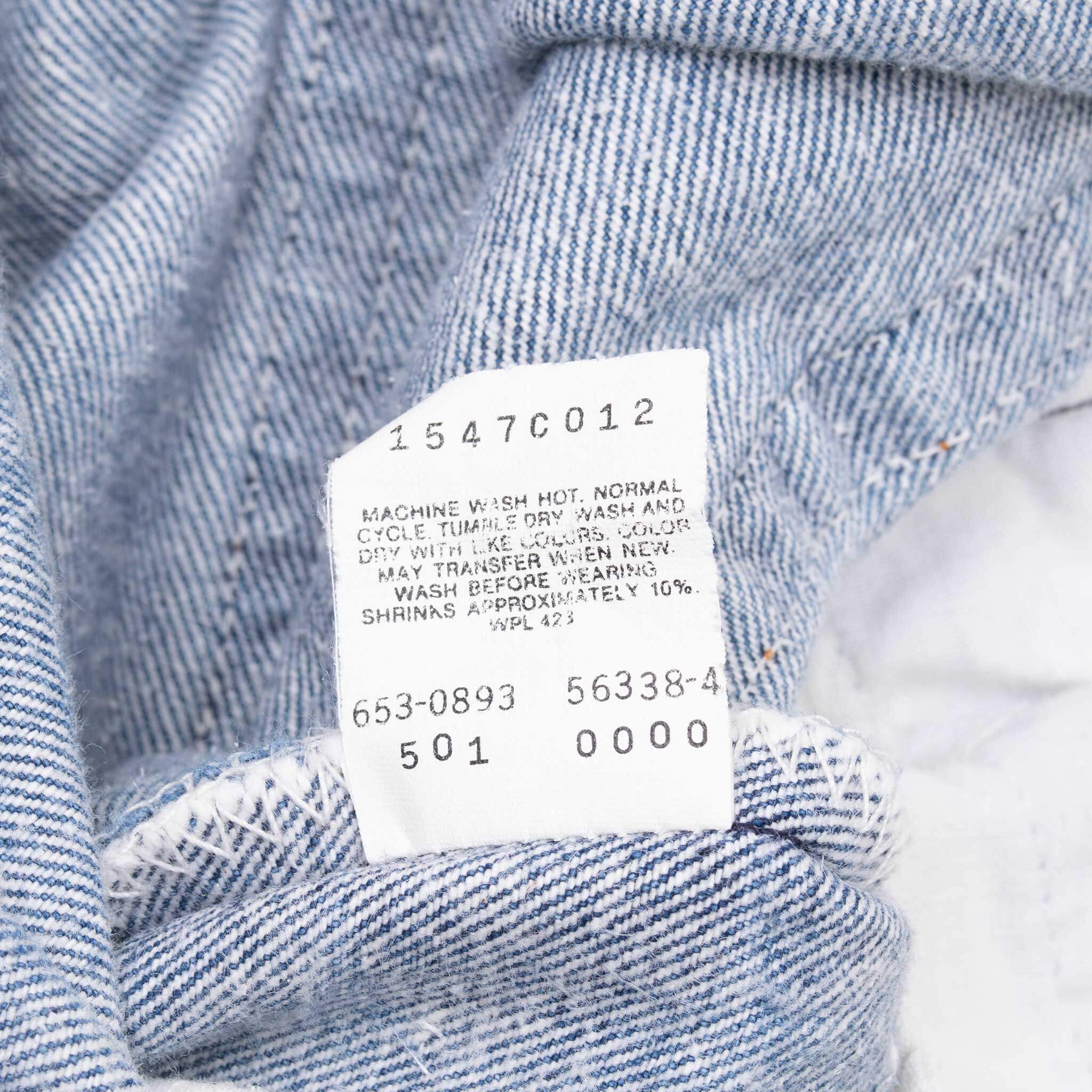 Vintage Levis 501 Indigo Blue Jeans 1980S Size 36X24 Made In Usa

Size on Tag is 40X30 Actual Size Is 36X24

Back button #653