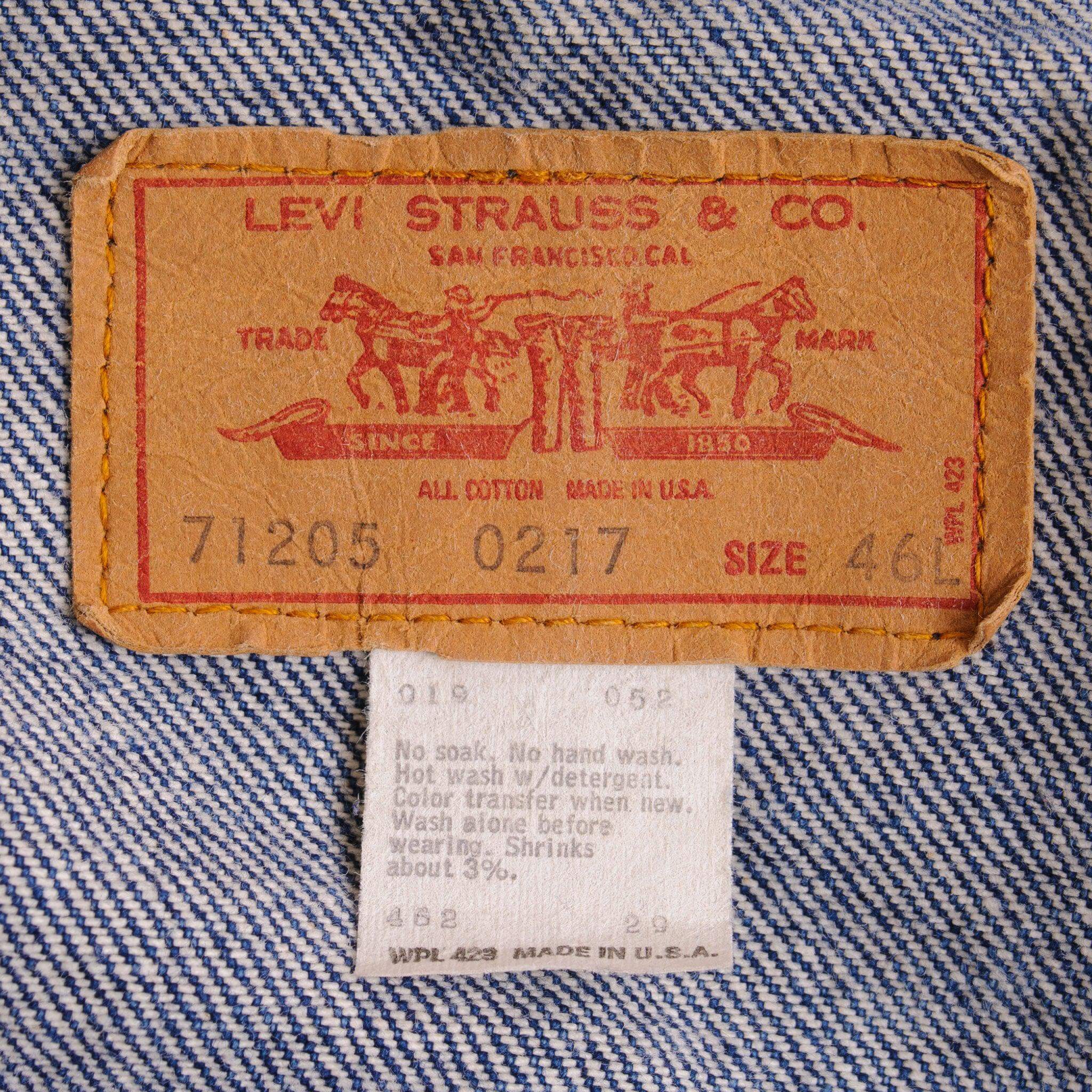 Beautiful Levis Jacket 2 pockets single stitch Made in USA.