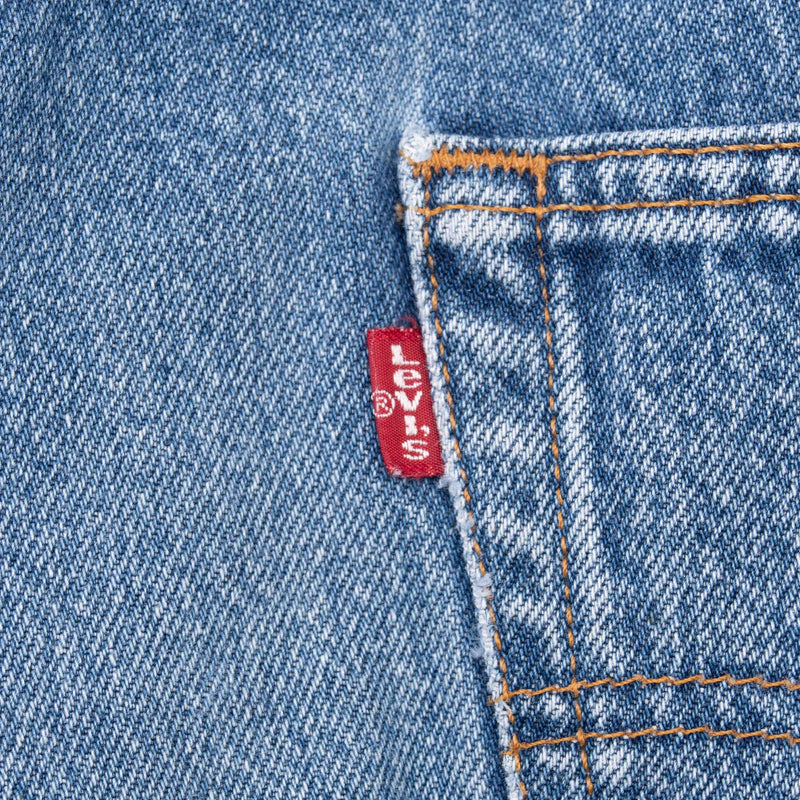 Vintage Preshrunk Levis 501 Indigo Jeans 1990S Size 35X29 Made In Usa With A Medium Light Wash

Size on Tag 36X33 Actual size 35X29

Back Button #555