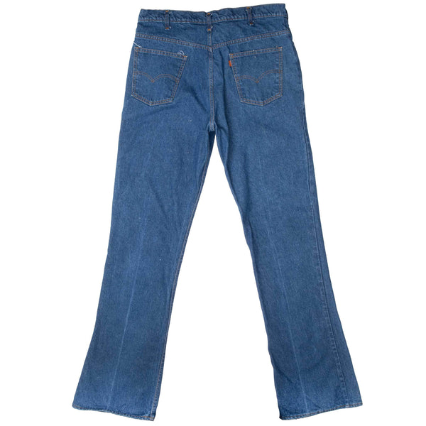 Vintage Levis 517 Orange Tab Indigo Jeans Boot Cut Size 38X37 Made In Usa With Medium Wash 1980s

Size on tag 40X38 actual Size Is 38X37

Back Button #39

Talon Zipper