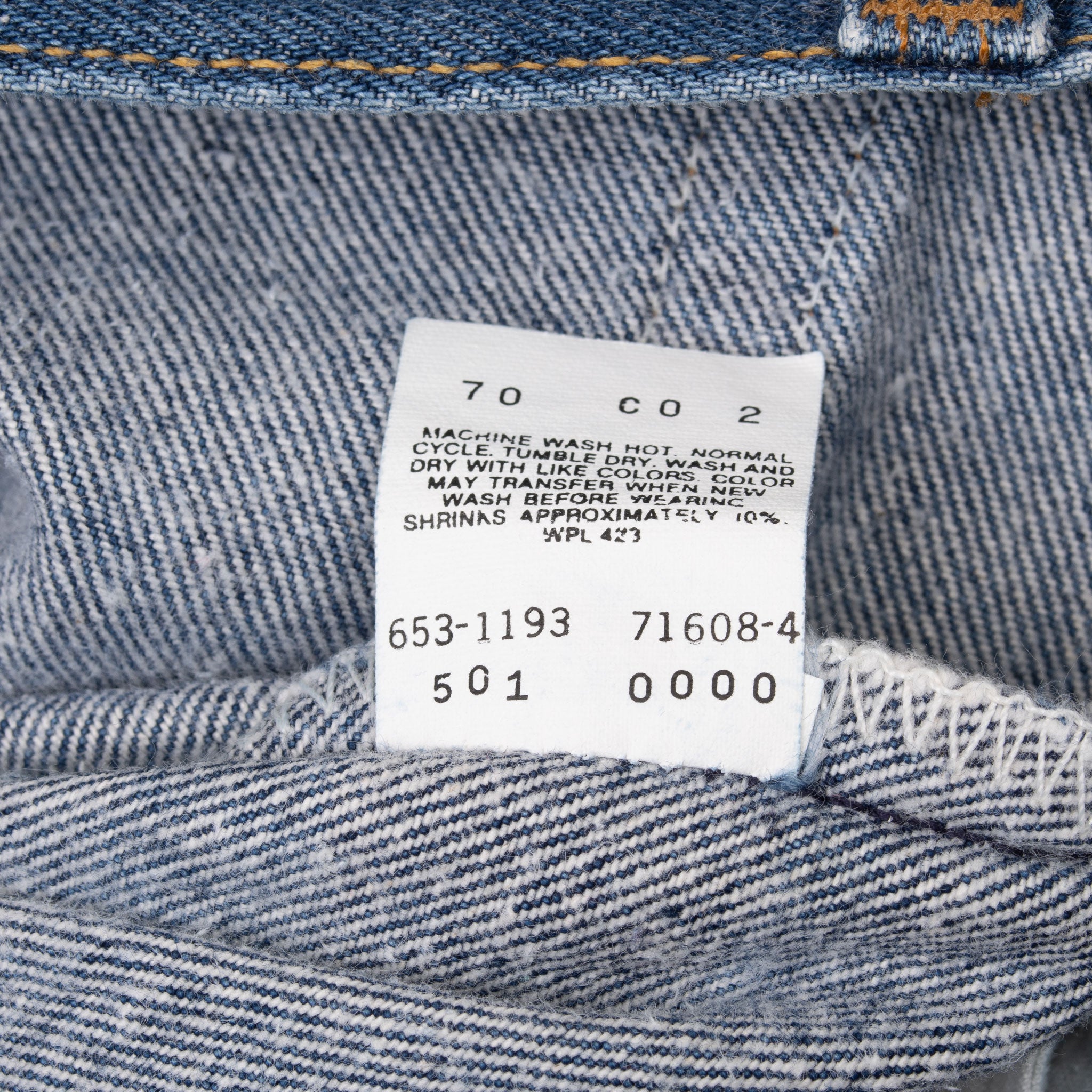 Vintage Levis 501 Indigo Blue Jeans 1980S Size 37X28 Made In Usa

Size On Tag 40X31 Actual Size 37X28

Back Button #653