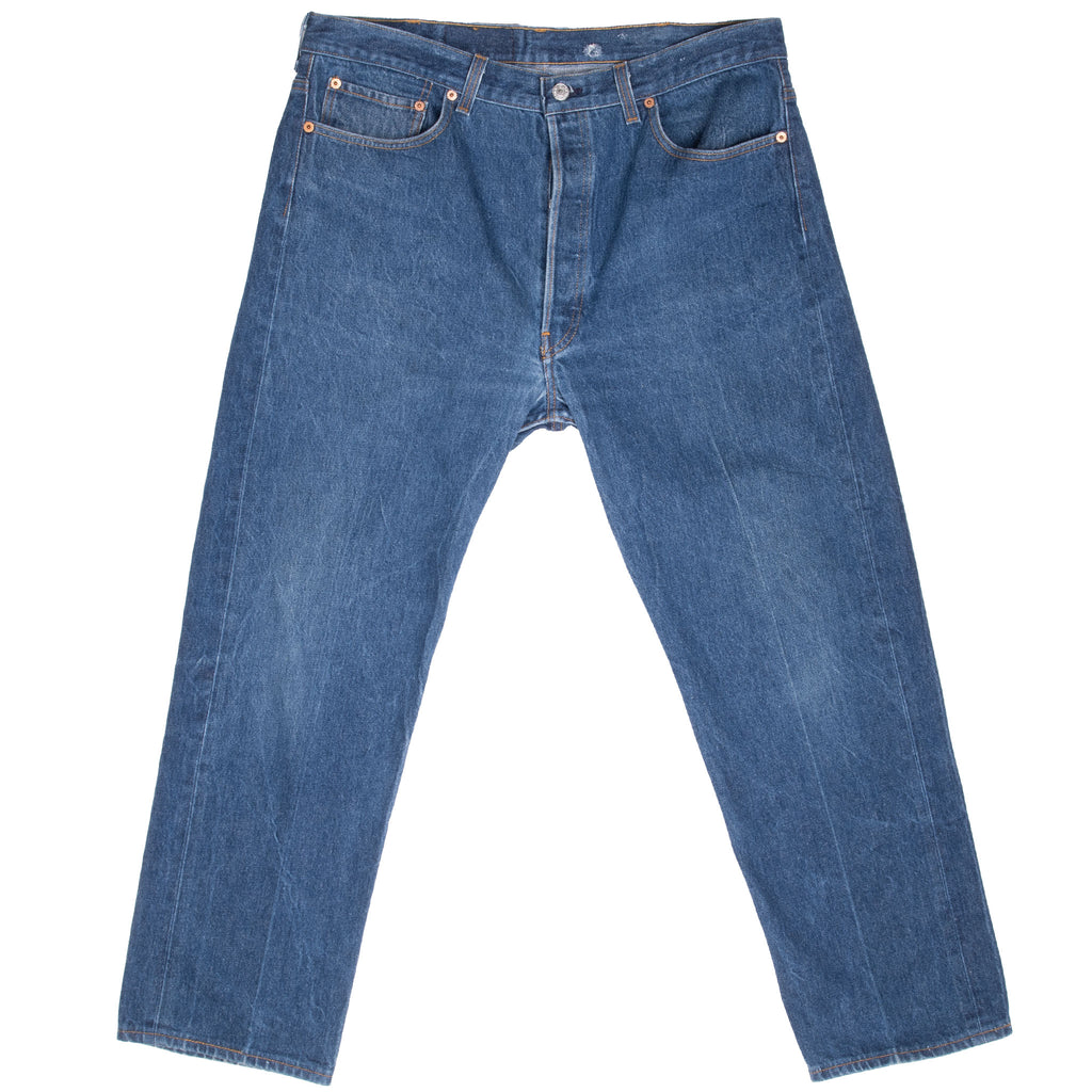 Vintage Levis 501 Indigo Blue Jeans 1980S Size 37X28 Made In Usa

Size On Tag 40X31 Actual Size 37X28

Back Button #653