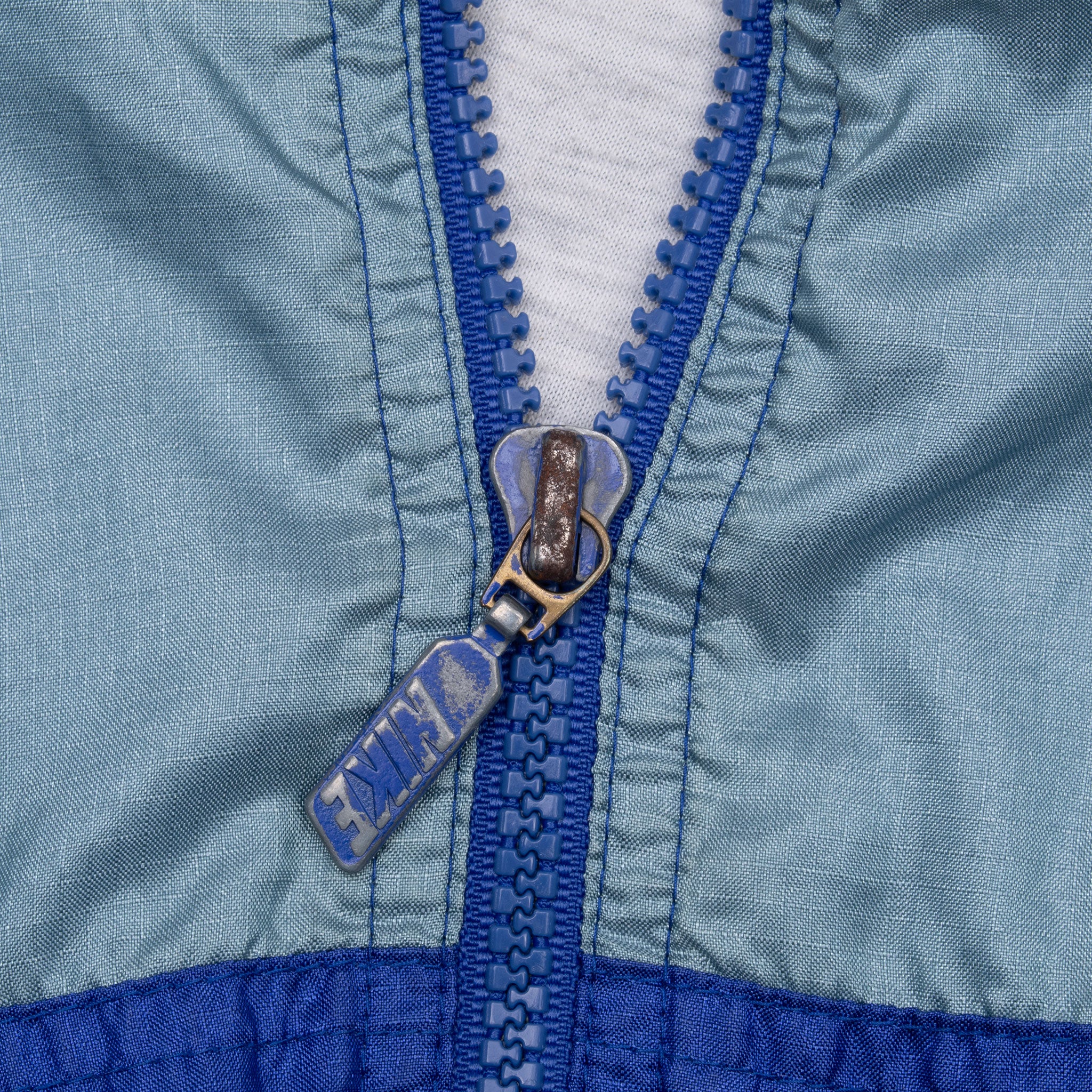 VINTAGE NIKE CLASSIC SWOOSH WINDBREAKER JACKET LATE 1980S MEDIUM