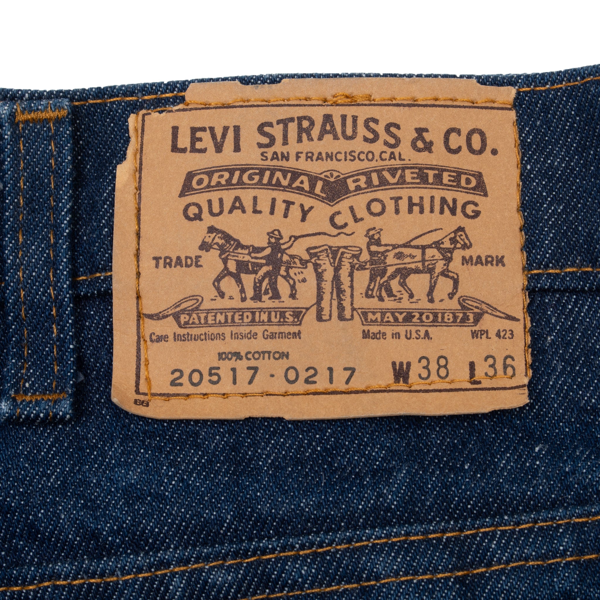 Vintage Levis 517 Orange Tab Dark Wash Indigo Jeans 1980S 37X36 Made In Usa

Size on tag 38X36 actual Size Is 37X36

Back Button #585