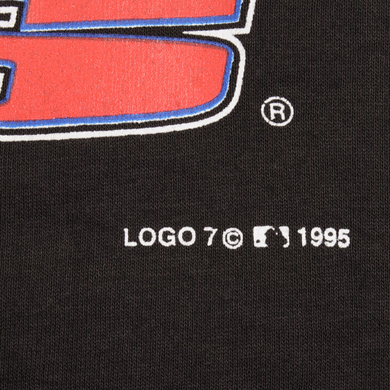 Vintage MLB Philadelphia Phillies Tee Shirt 1995 Size XL