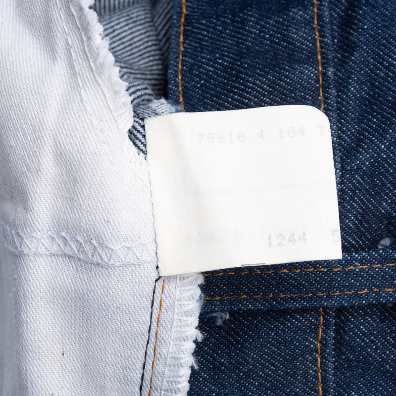 Vintage Levis 517 Orange Tab Dark Wash Indigo Jeans 1980S 37X36 Made In Usa

Size on tag 38X36 actual Size Is 37X36

Back Button #585