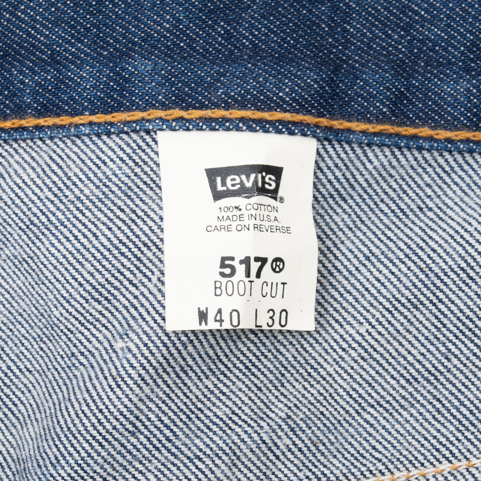Vintage Levis 517 Bootcut Dark Wash Indigo Jeans 1980S Size 40X30 Made In Usa

Size on tag 40X30

Back Button #554