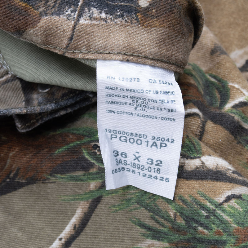 Vintage Wrangler Realtree APHD Hunting Camo Pants Size 35X32

Size on Tag 36X32 Actual Size 35X32