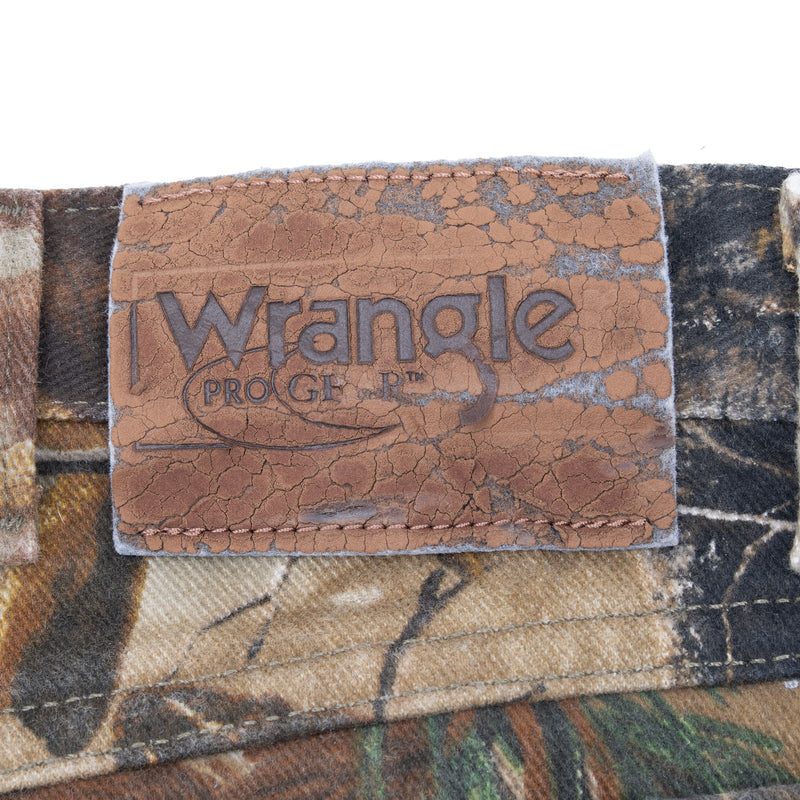 Vintage Wrangler Realtree APHD Hunting Camo Pants Size 35X32

Size on Tag 36X32 Actual Size 35X32