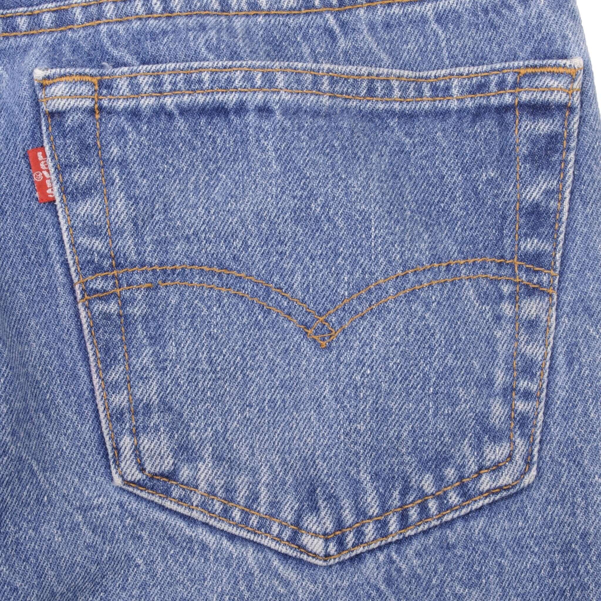 Beautiful Indigo Levis 501 Jeans 1980s Made in USA with Medium Wash With Light Whiskers  Size on tag 32X30 Actual Size 30X28 Back Button #552