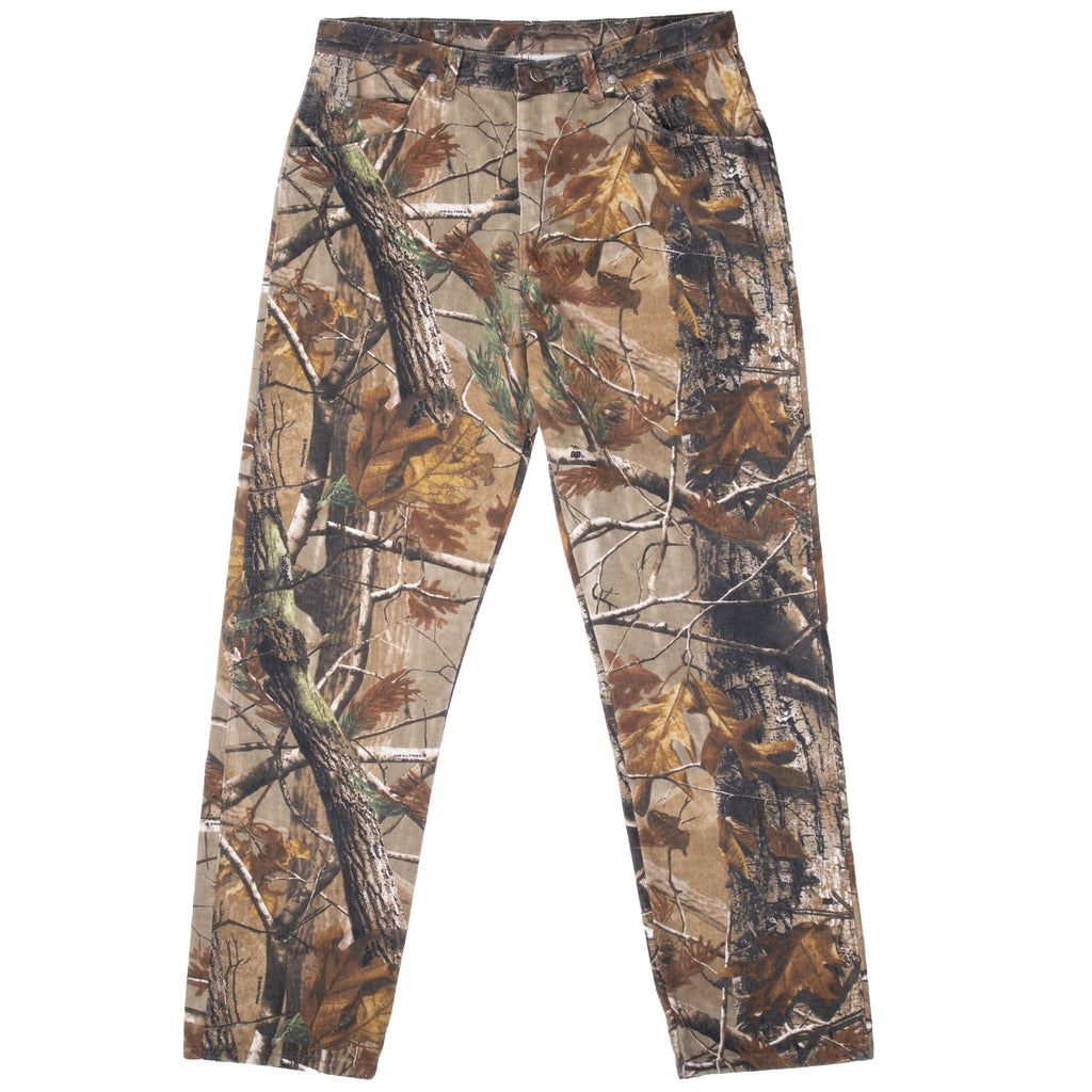 Vintage Wrangler Realtree APHD Hunting Camo Pants Size 35X32

Size on Tag 36X32 Actual Size 35X32