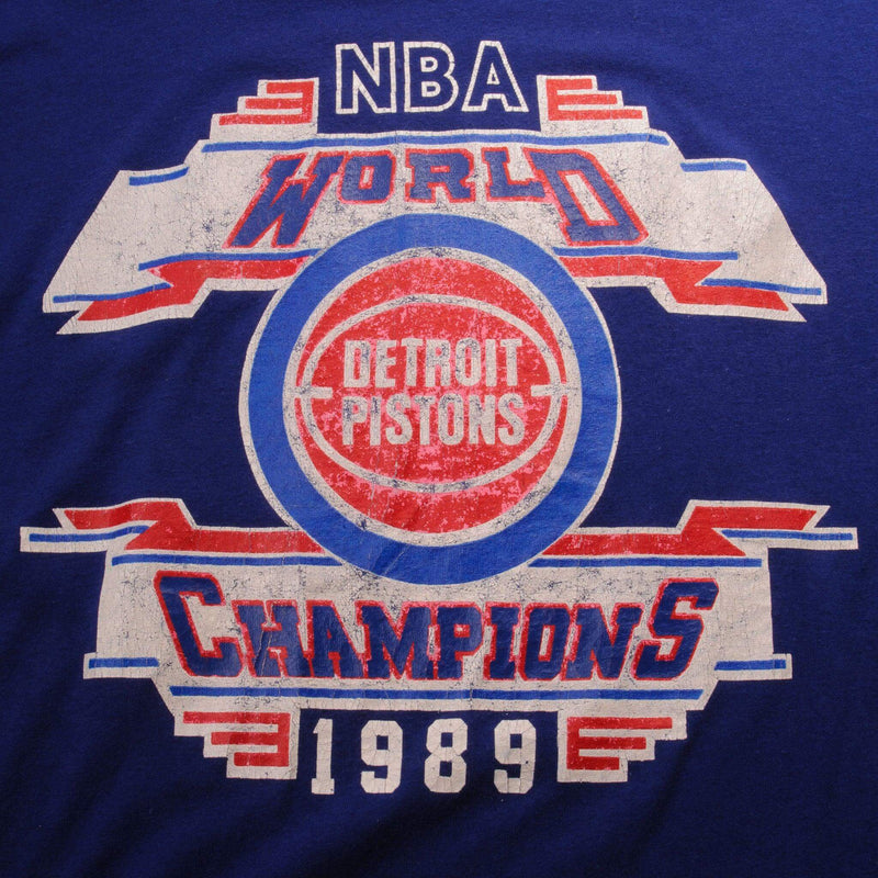 Vintage Champion NBA Detroit Pistons World Champions Tee Shirt 1989 Size XL Made In USA With Single Stitch Sleeves.