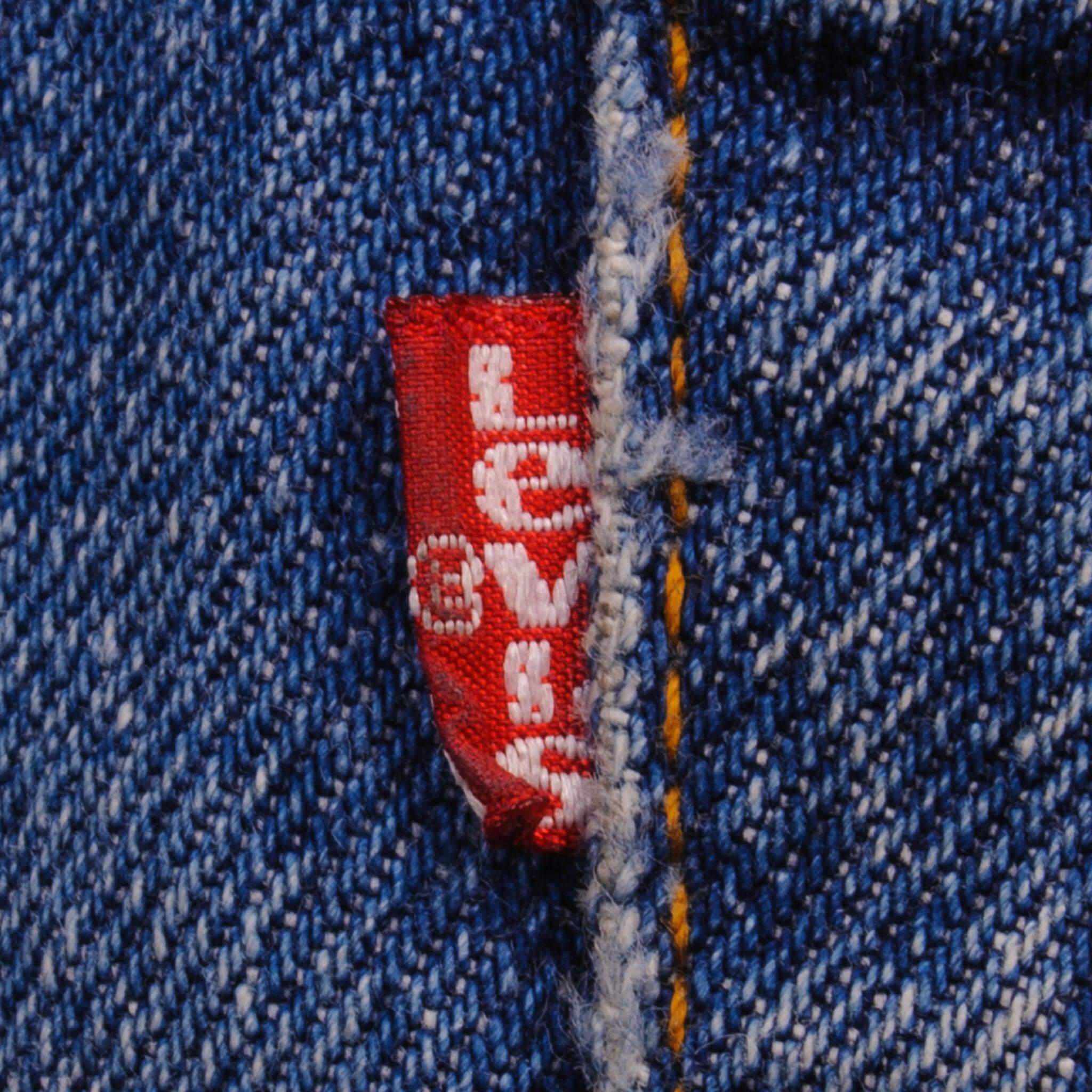 Vintage Levis 501 Jeans Size 32X30 W32 L30 Made In USA.  Back Button #552.