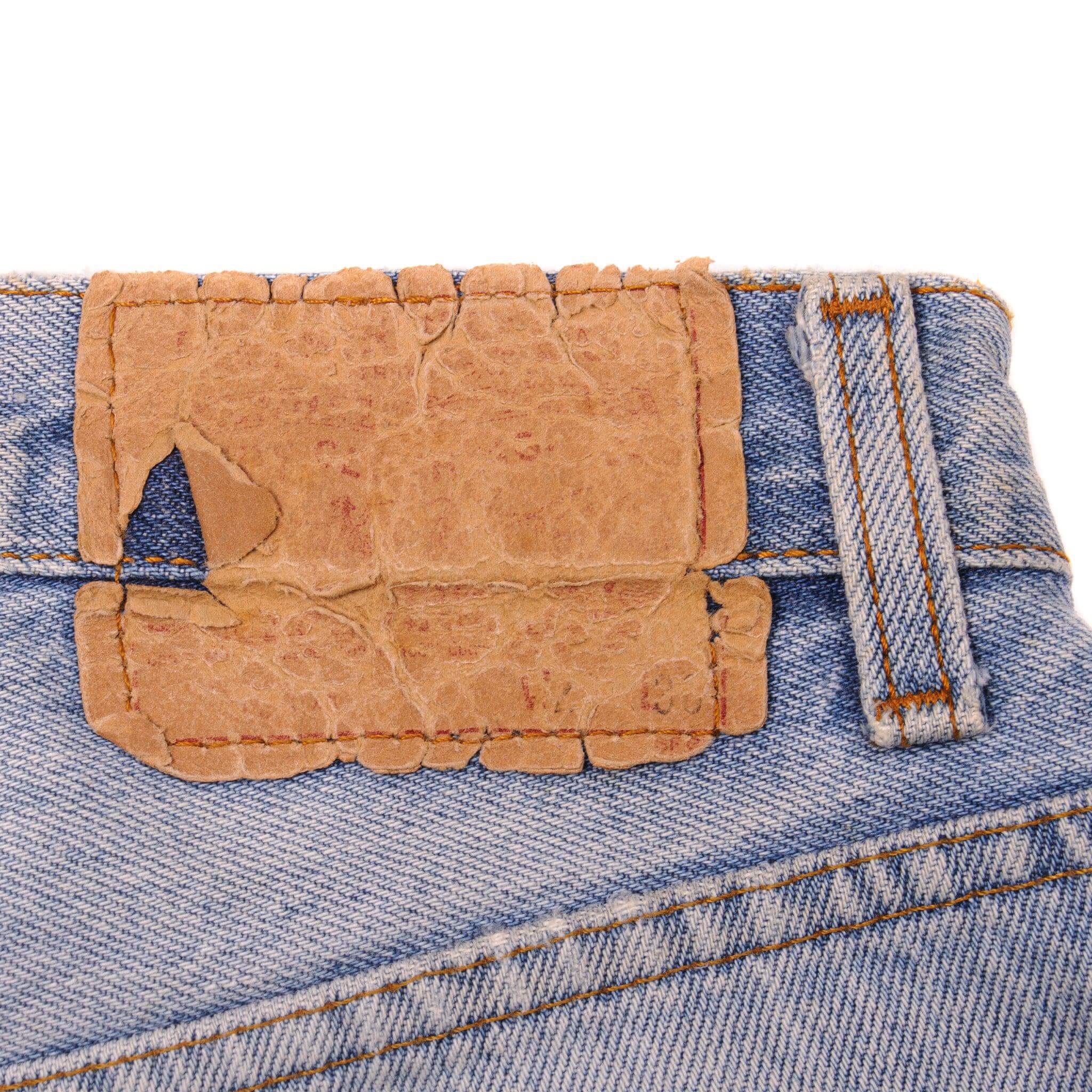 Beautiful Indigo Levis 501 Jeans Made in USA with a light blue wash and a nice contrast of light blue and very light blue.  Size on Tag 28X36  ACTUAL SIZE 27X29  Back Button #555