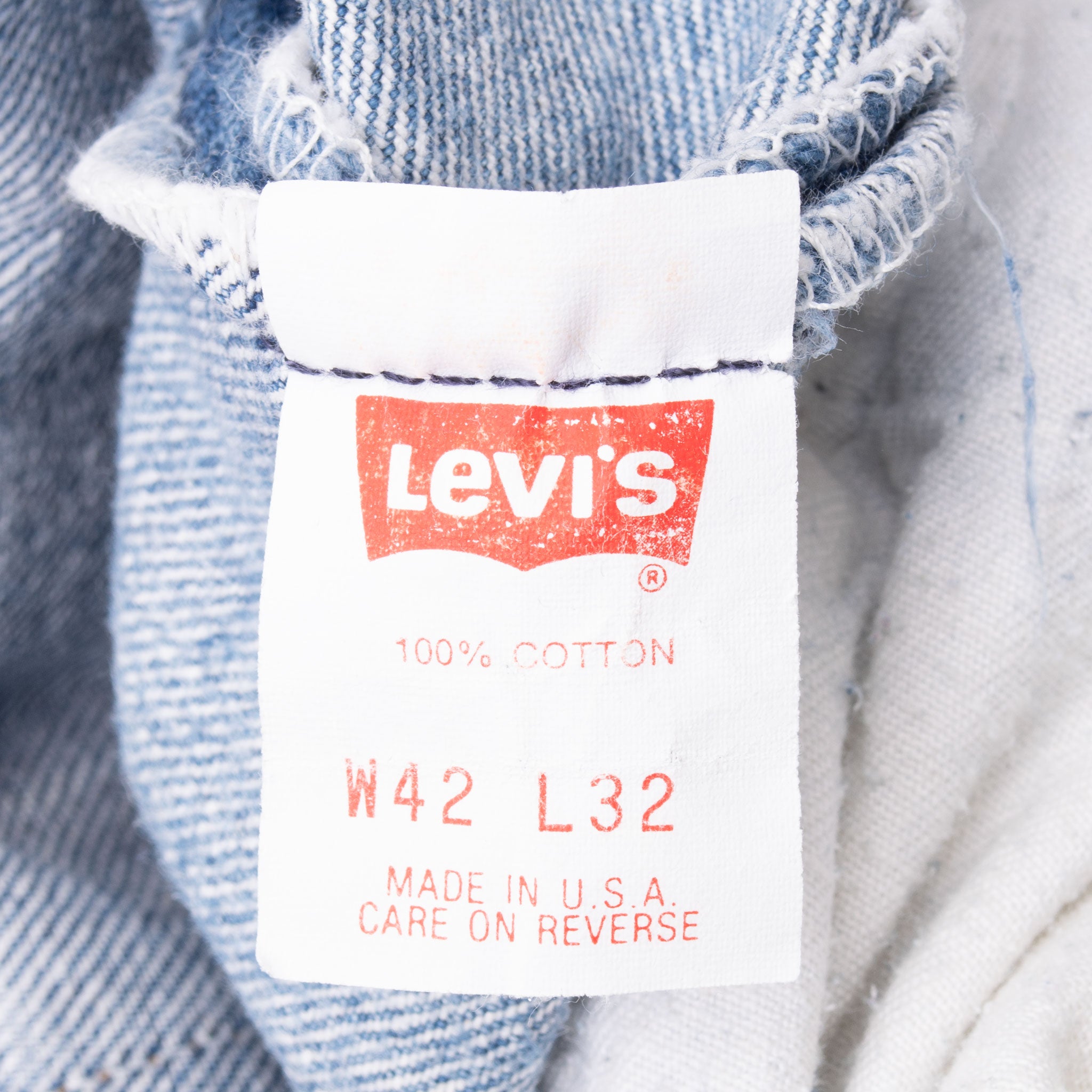 Vintage Levis 501 Indigo Jeans 1980S Size 39X29 Made In Usa With A Medium Light Wash

Size On Tag 42X32 Actual Size 39X29

Back Button #552