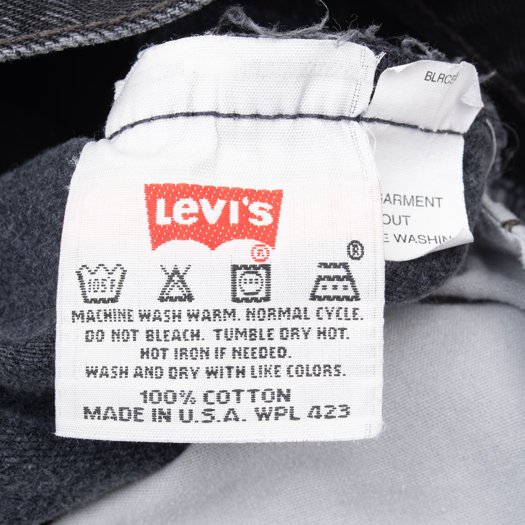 Vintage Levis 501 Black Jeans 1990S Size W31 L30 Made In Usa

Size On Tag : 33X32 Actual Size 31X30

Back Button #553