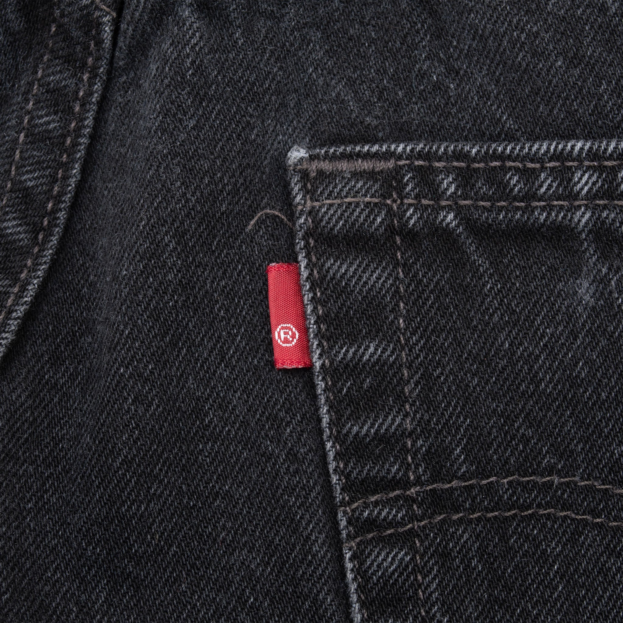 Vintage Levis 501 Black Jeans 1990S Size W31 L30 Made In Usa

Size On Tag : 33X32 Actual Size 31X30

Back Button #553